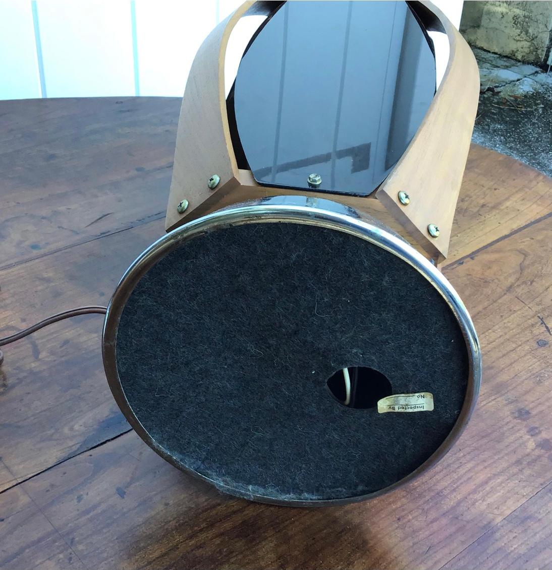 Lampade moderne di metà secolo con pannelli in noce e acrilico fumé, una coppia in vendita 2
