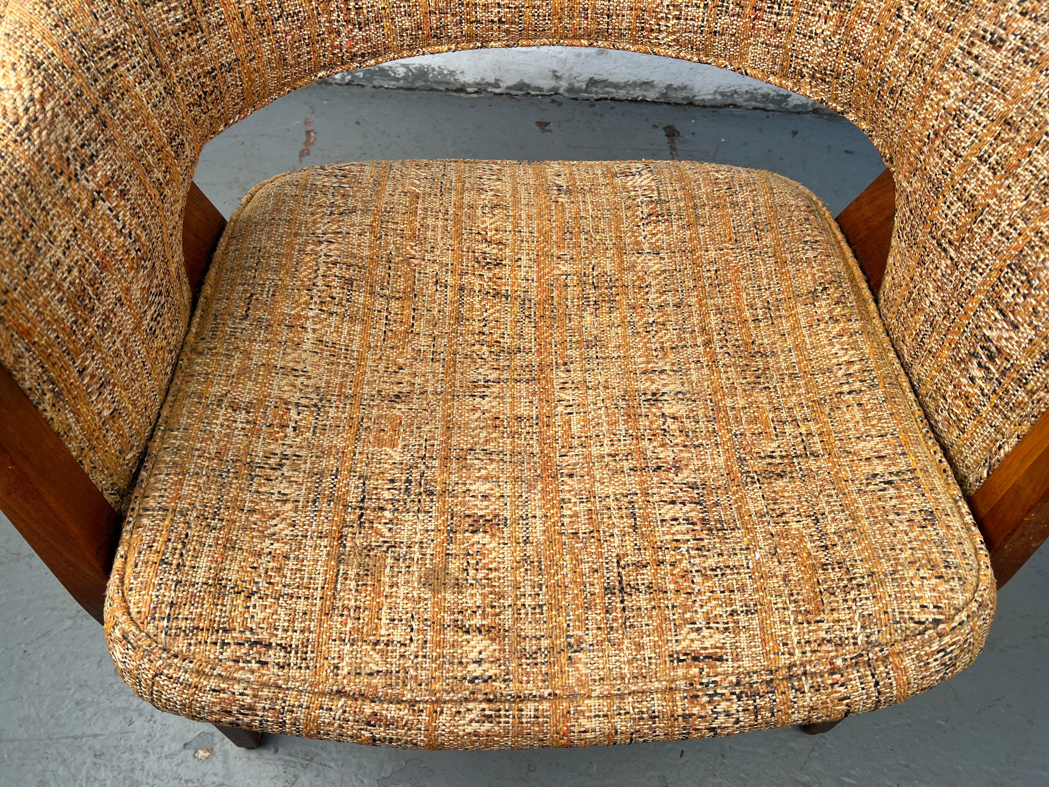 Moderner Stuhl aus Nussbaum und Tweed aus der Jahrhundertmitte im Angebot 4