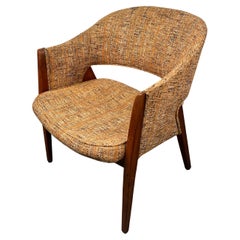 Sedia moderna di metà secolo in noce e tweed