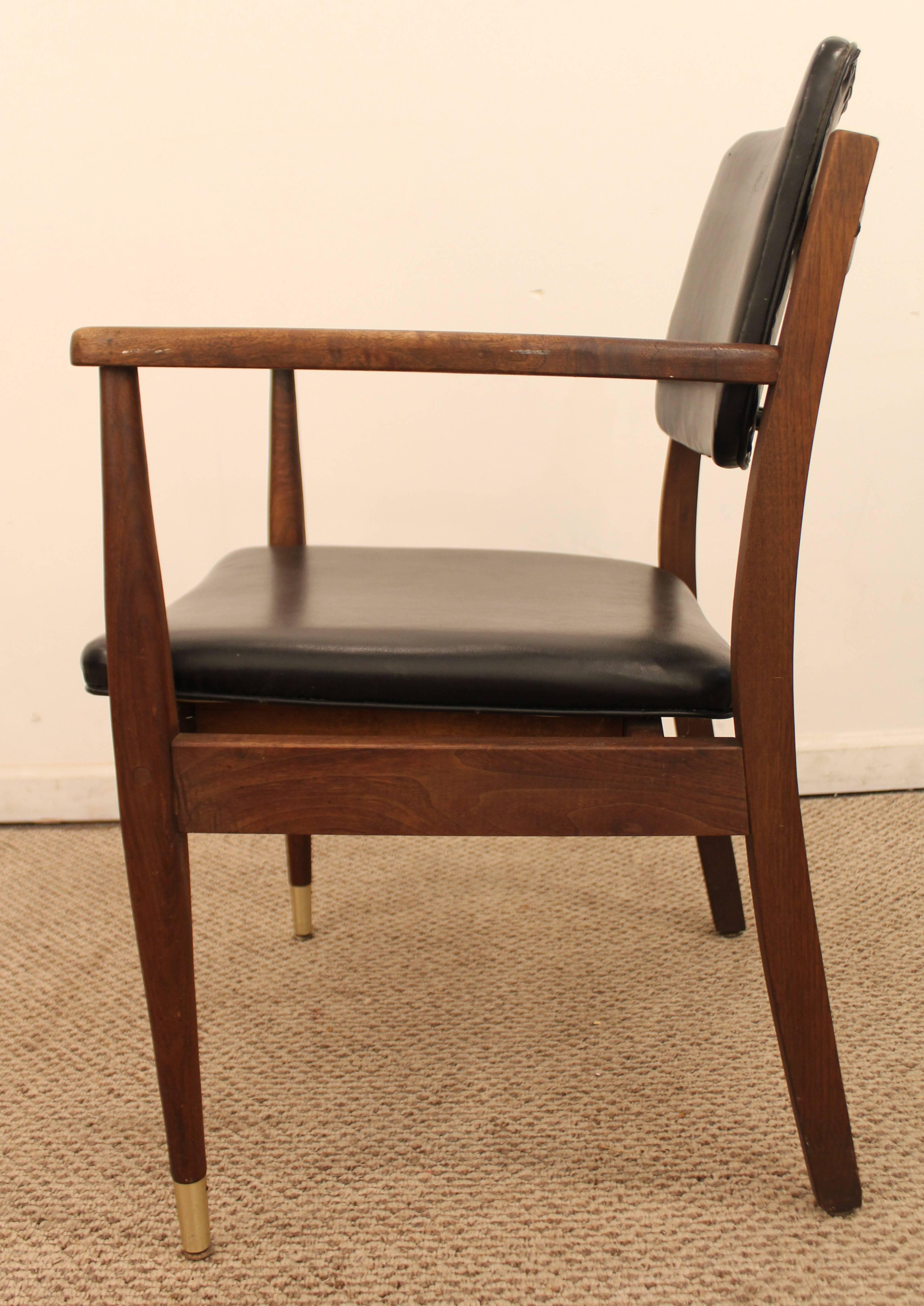 Mid-Century Modern Walnut Armchair In Good Condition In Wilmington, DE