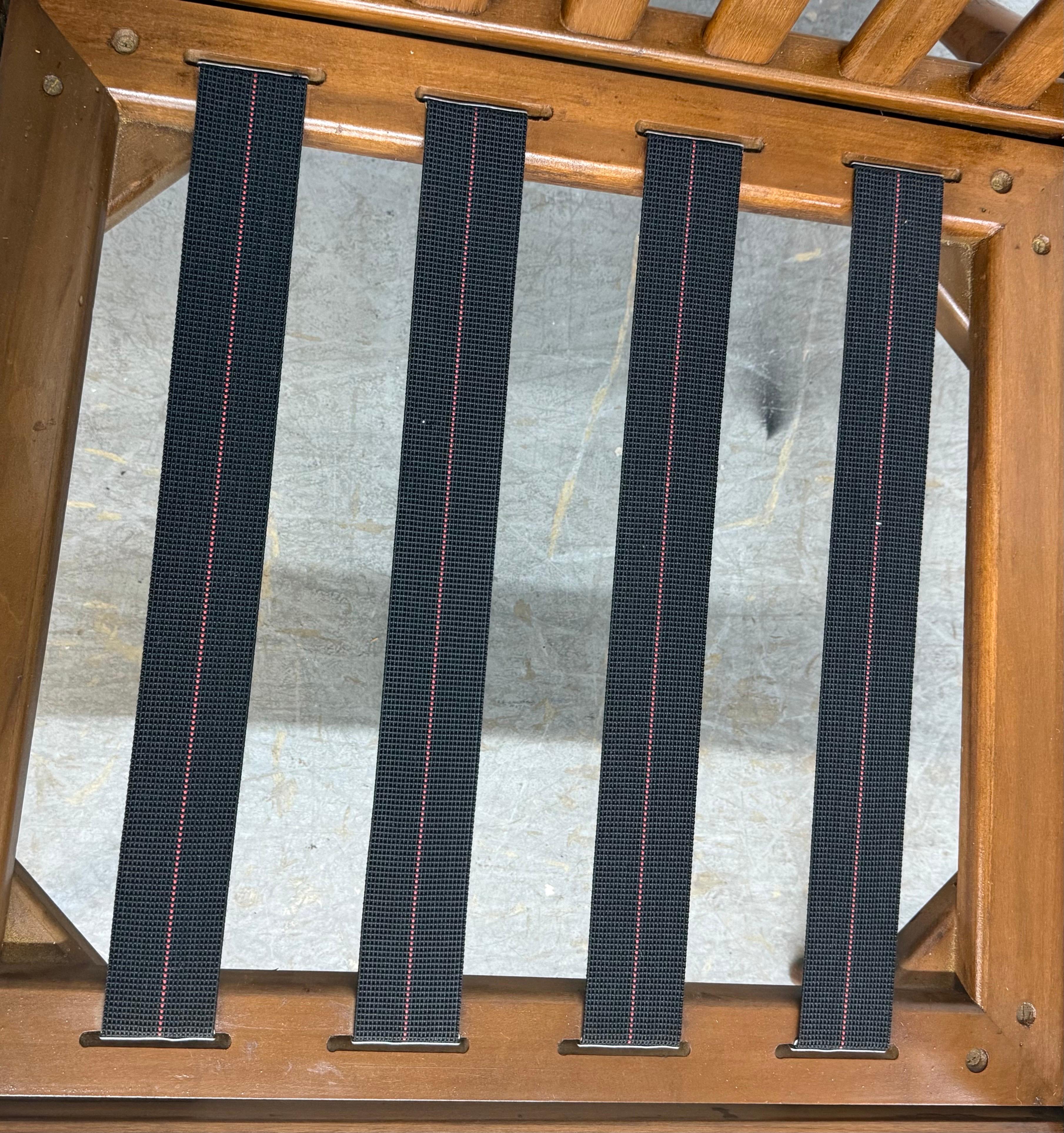 Sedia a bracci in noce moderna del metà del secolo in vendita 1