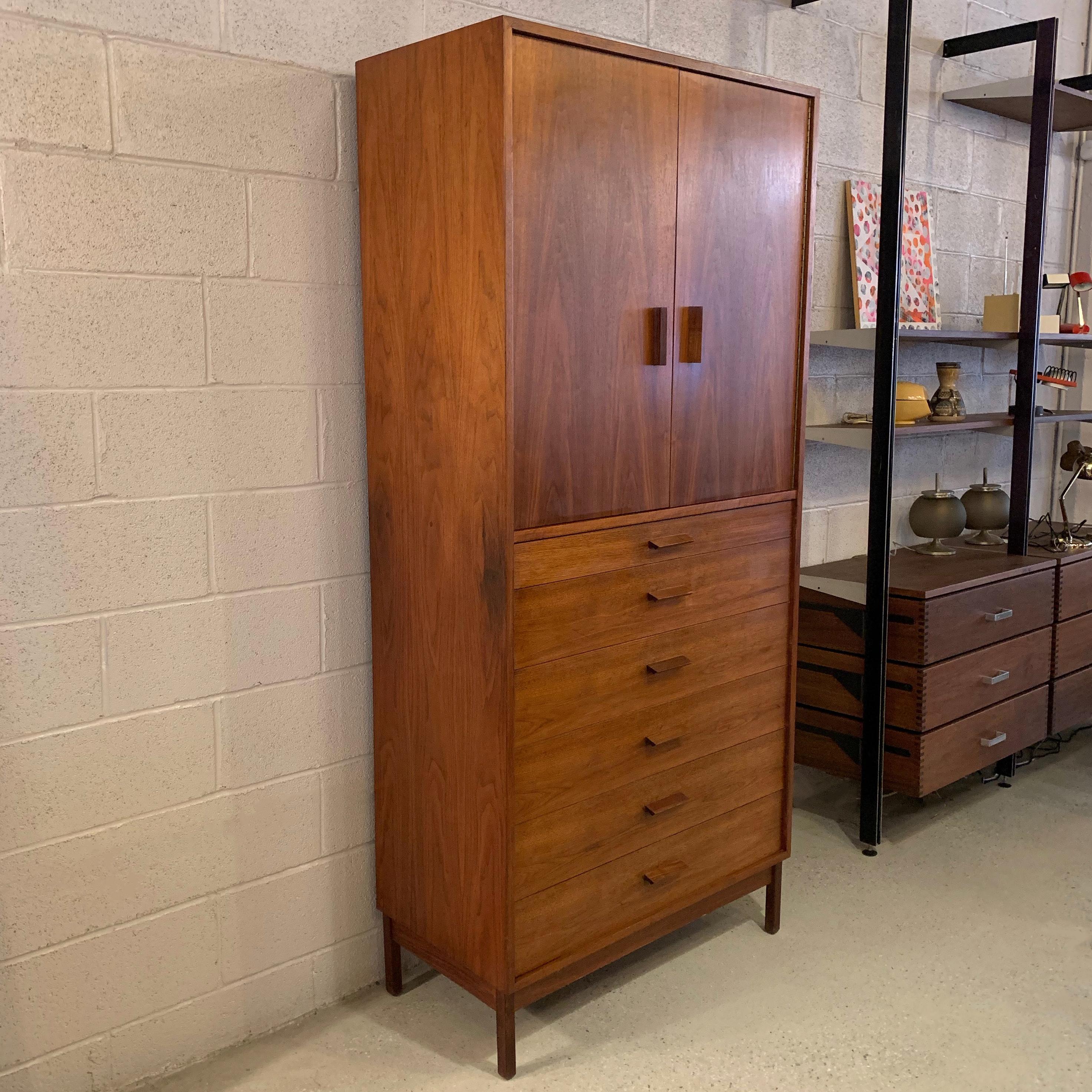 Mid-Century Modern Walnut Armoire Gentlemans Chest In Good Condition In Brooklyn, NY