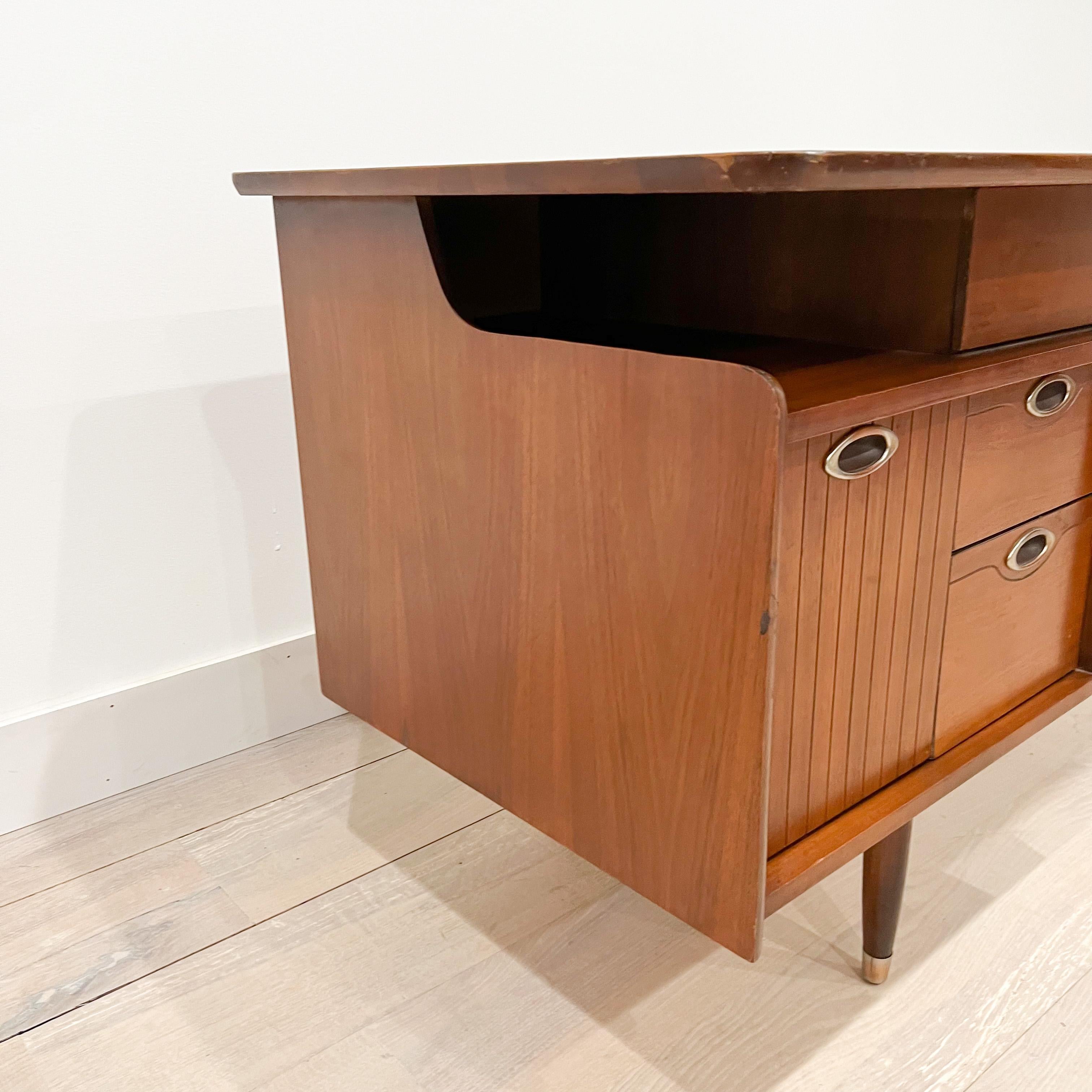 Mid Century Modern Walnut Asymmetrical Desk by “Mainline” for Hooker  In Good Condition In Asheville, NC