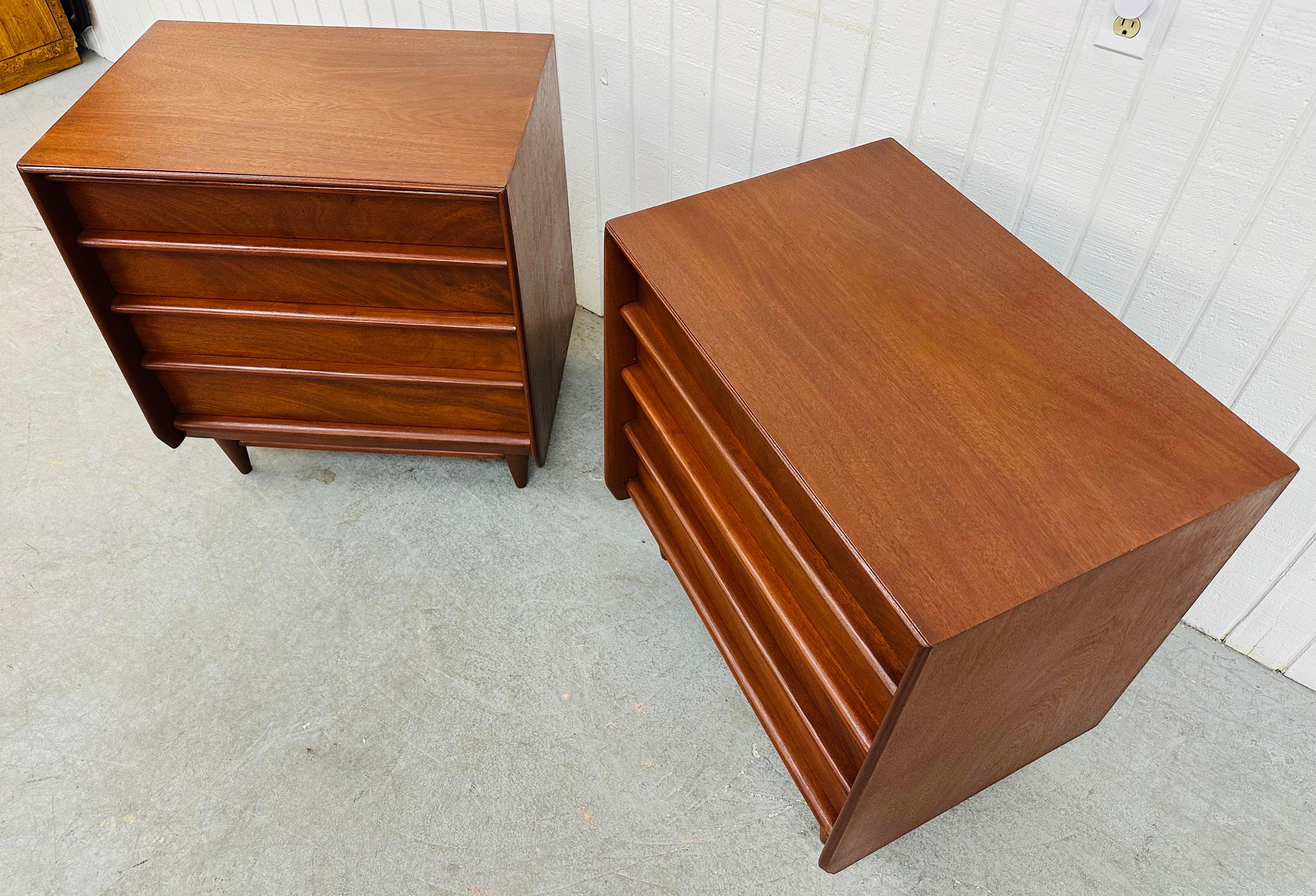 Mid-Century Modern Walnut Bachelor Chests - Set of 2 In Good Condition In Clarksboro, NJ