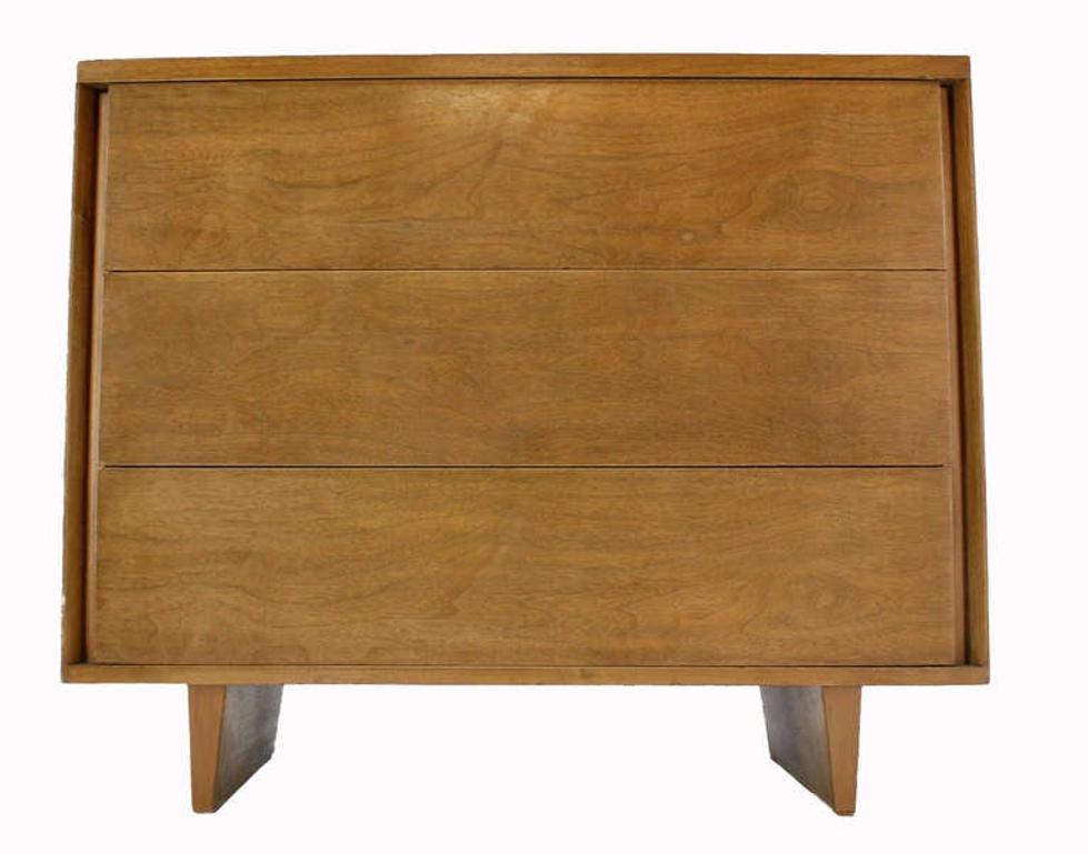 Mid-Century Modern Walnut Bachelor Three-Drawer Chest or Dresser MINT In Excellent Condition For Sale In Rockaway, NJ