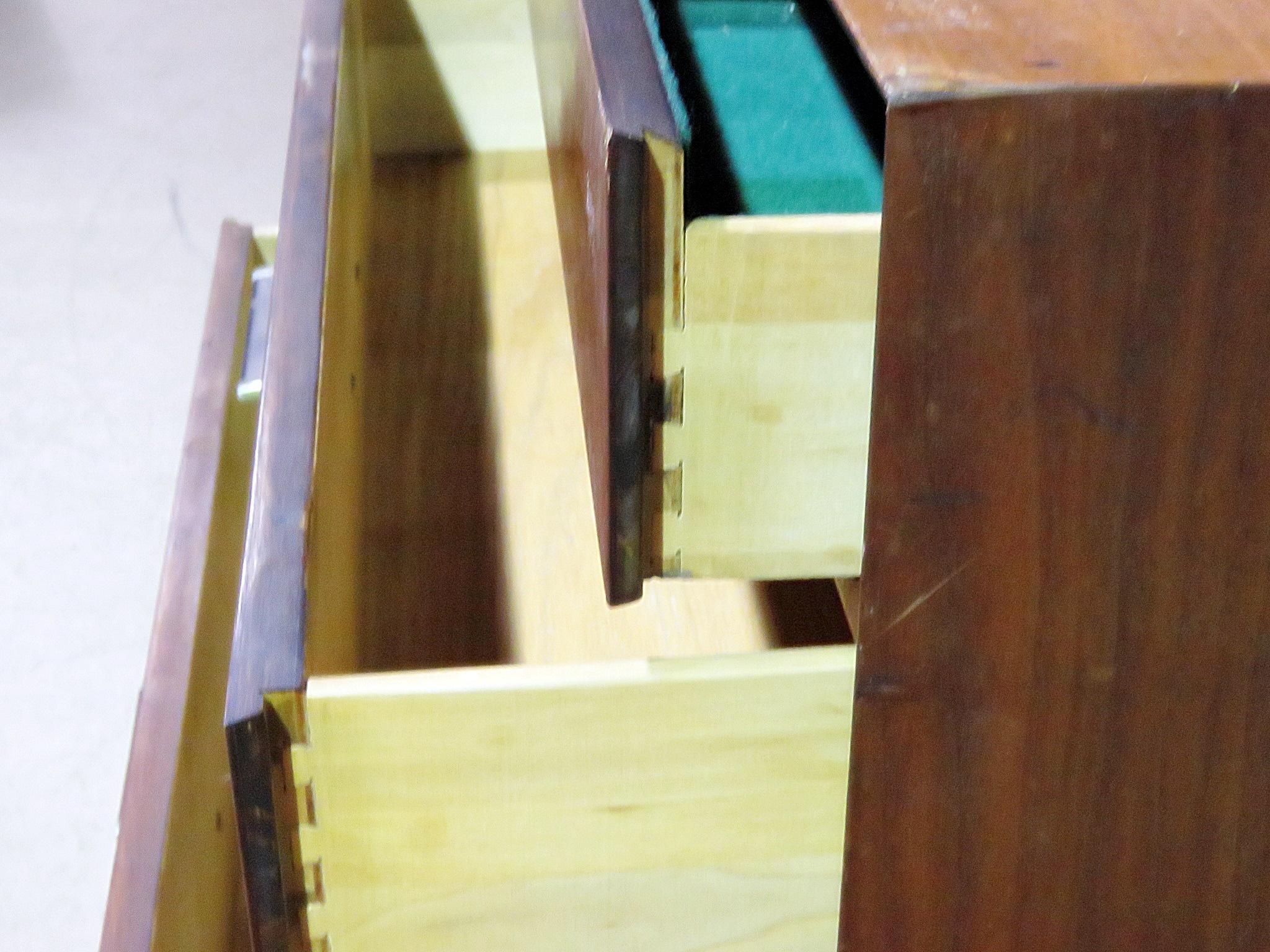 Mid-Century Modern Walnut Bachelor's Chest In Good Condition In Swedesboro, NJ