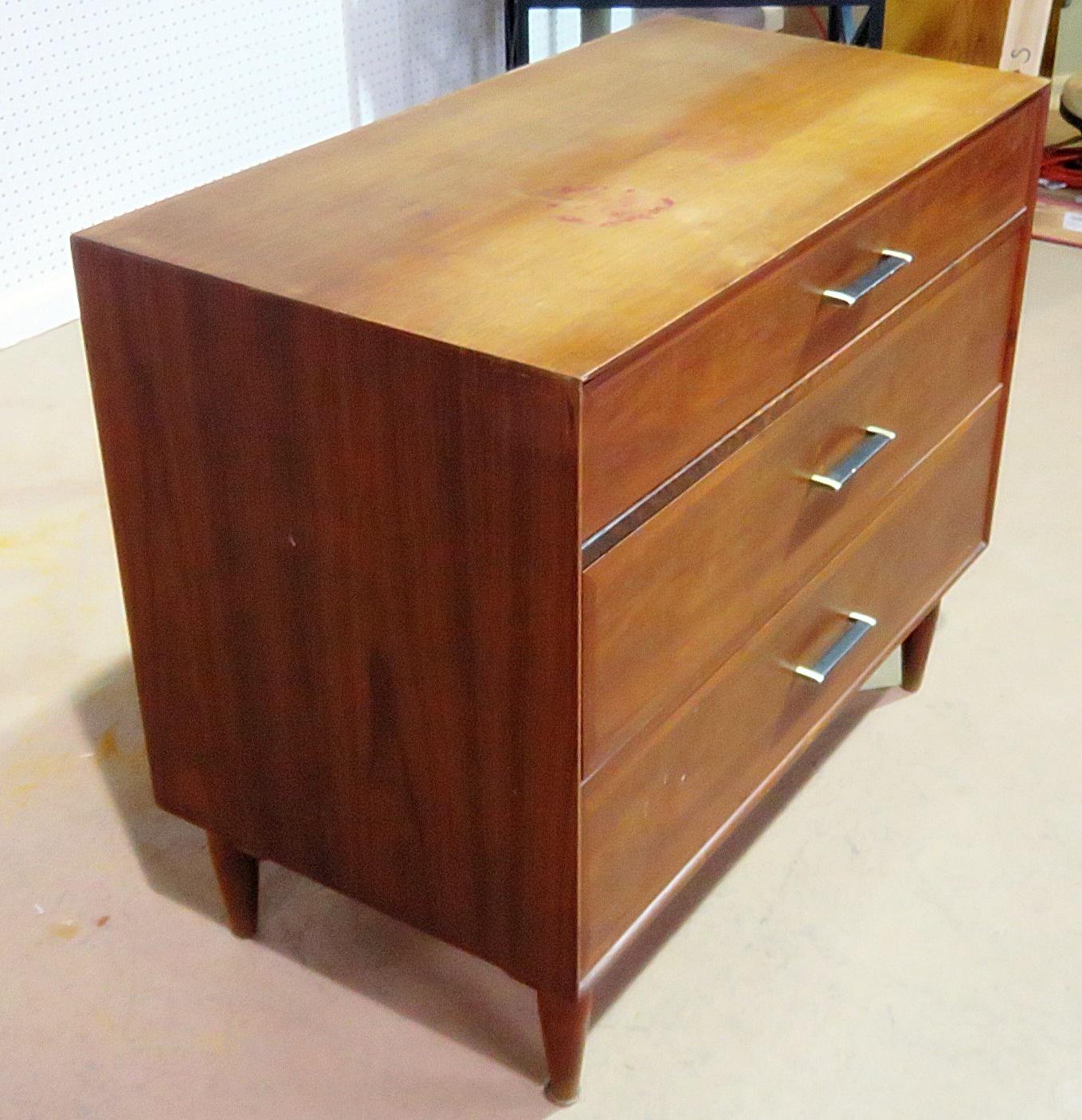 Mid-Century Modern Walnut Bachelor's Chest 2