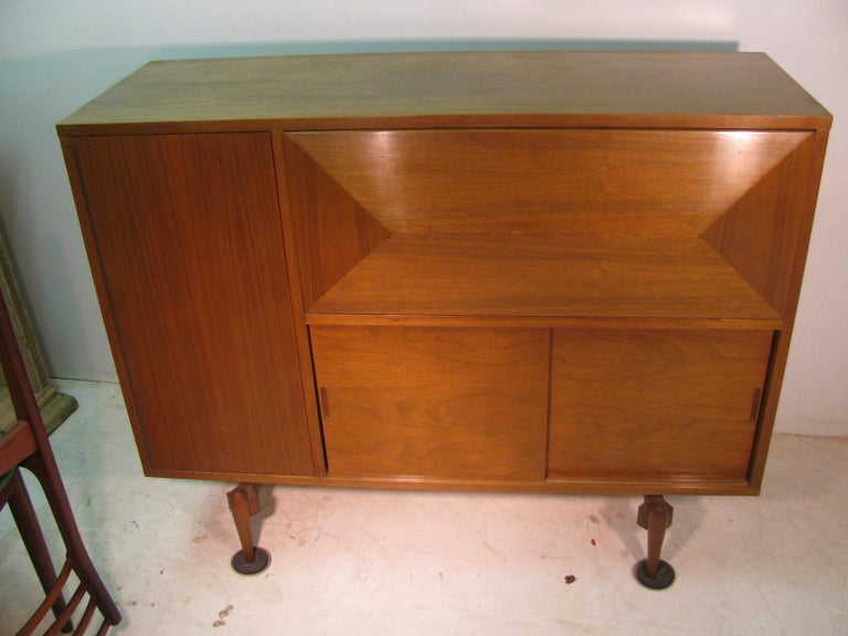 MidCentury Modern Walnut Bar For Sale at 1stdibs