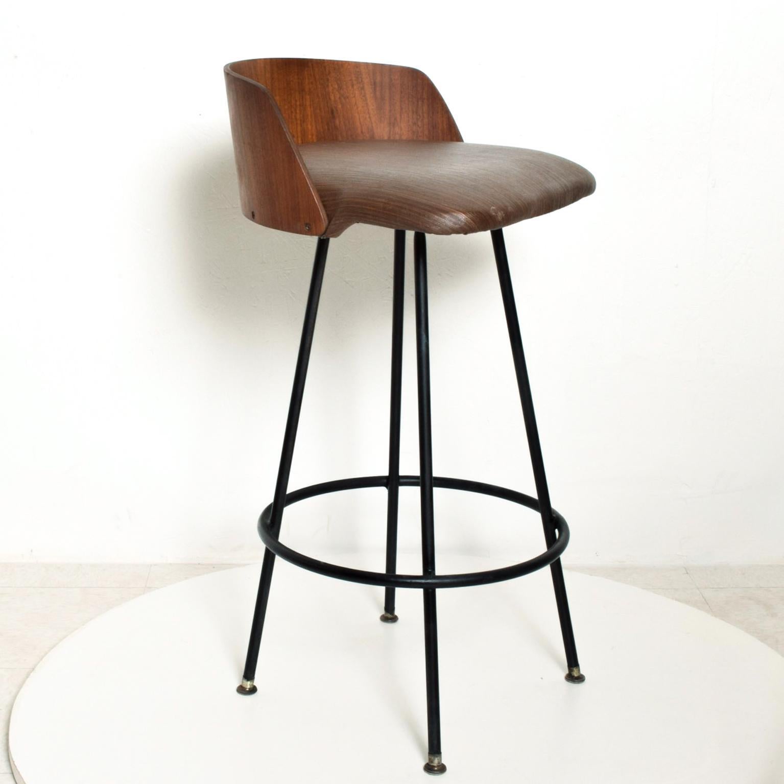 Mid-Century Modern Walnut Bar Stool by Chet Beardsley 3