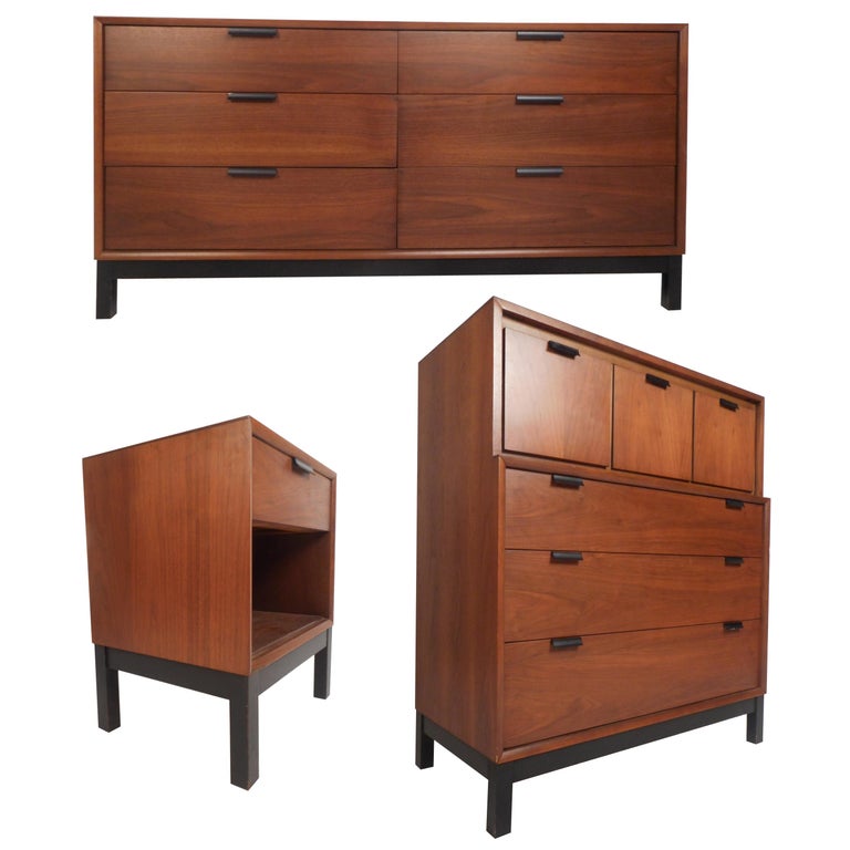 mid-century modern walnut bedroom setkroehler for sale at 1stdibs