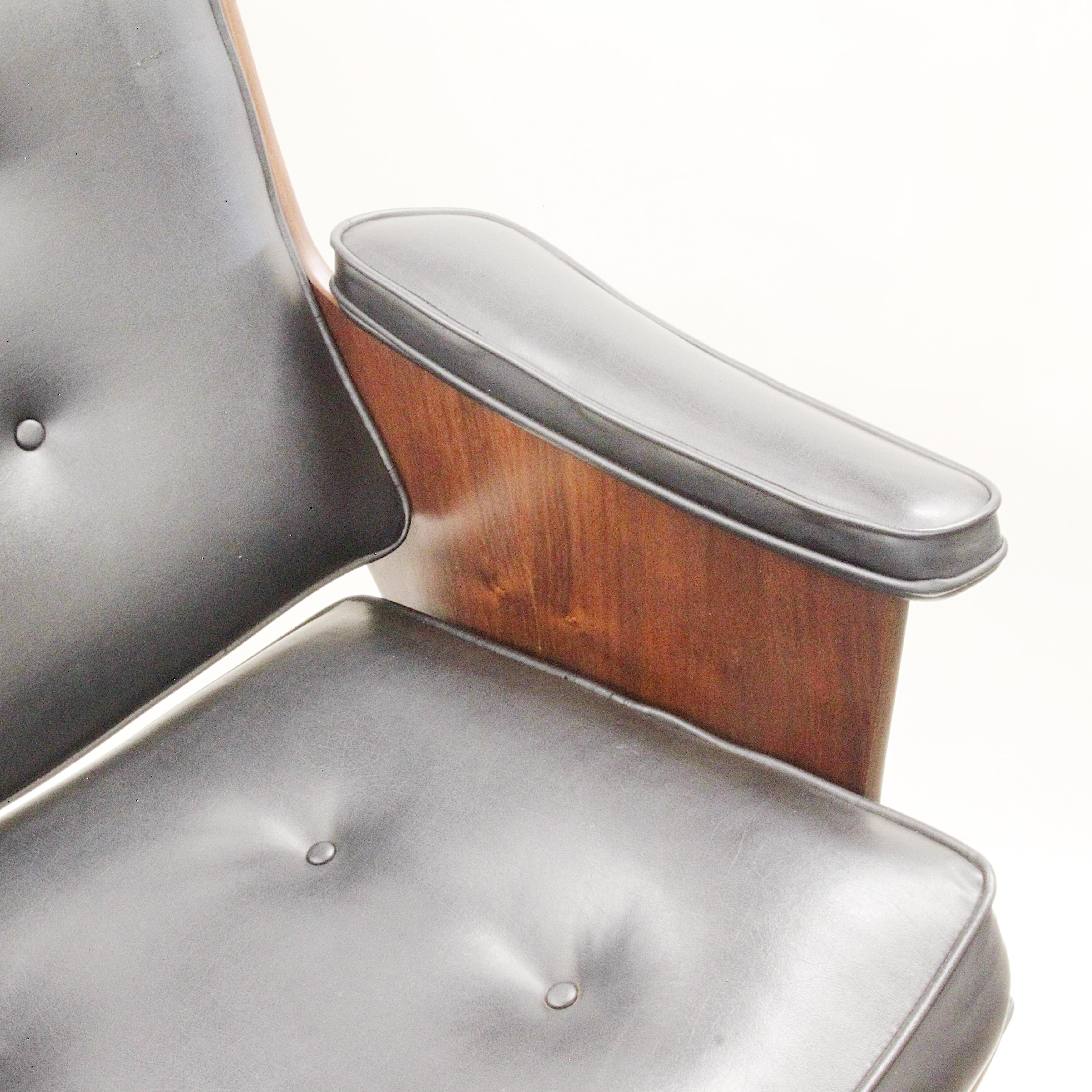 Mid Century Modern Walnut & Black Vinyl Executive Swivel Desk Chairs by Thonet For Sale 1