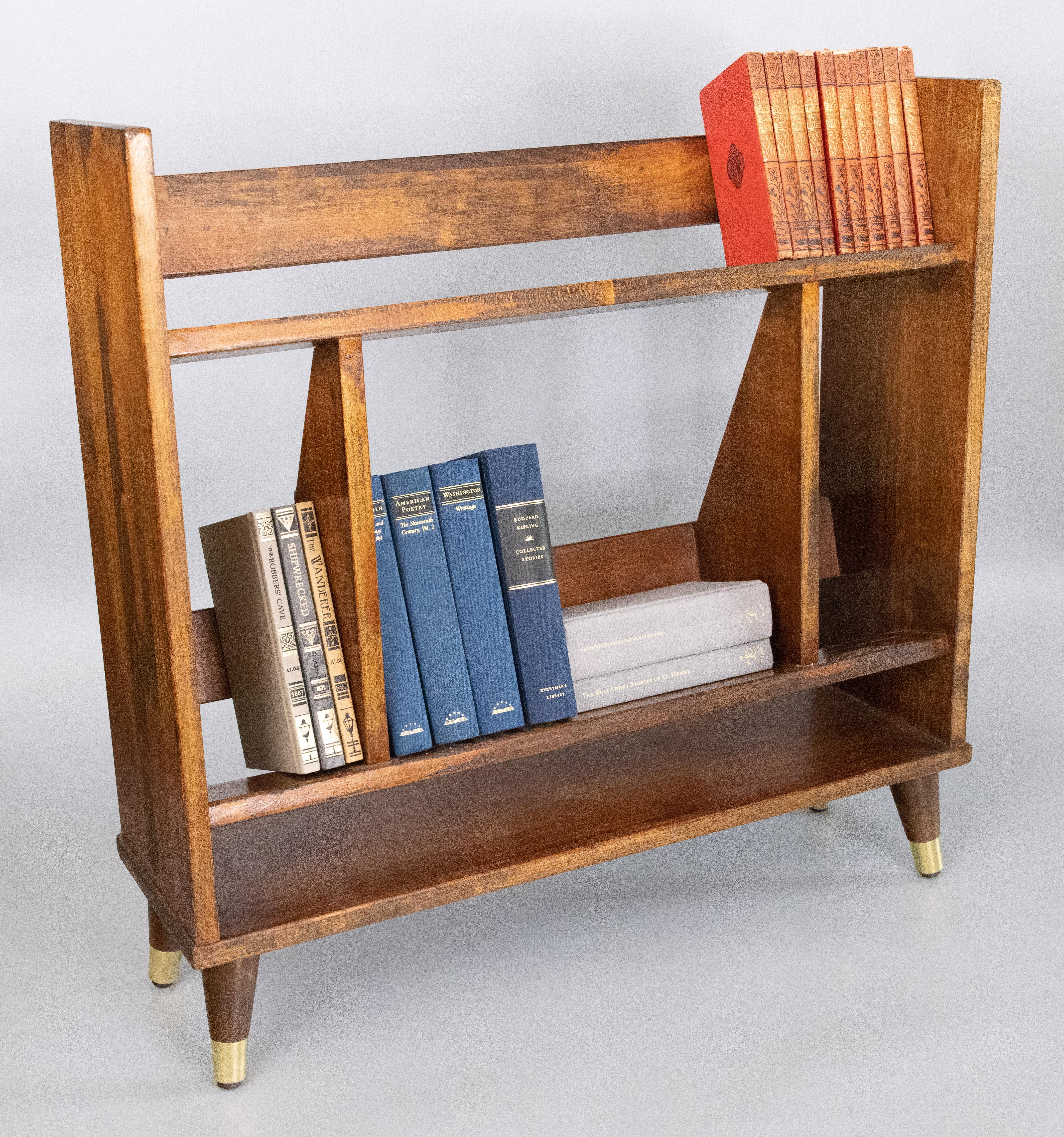 Mid-Century Modern Walnut Bookcase Etagere In Good Condition In Pearland, TX