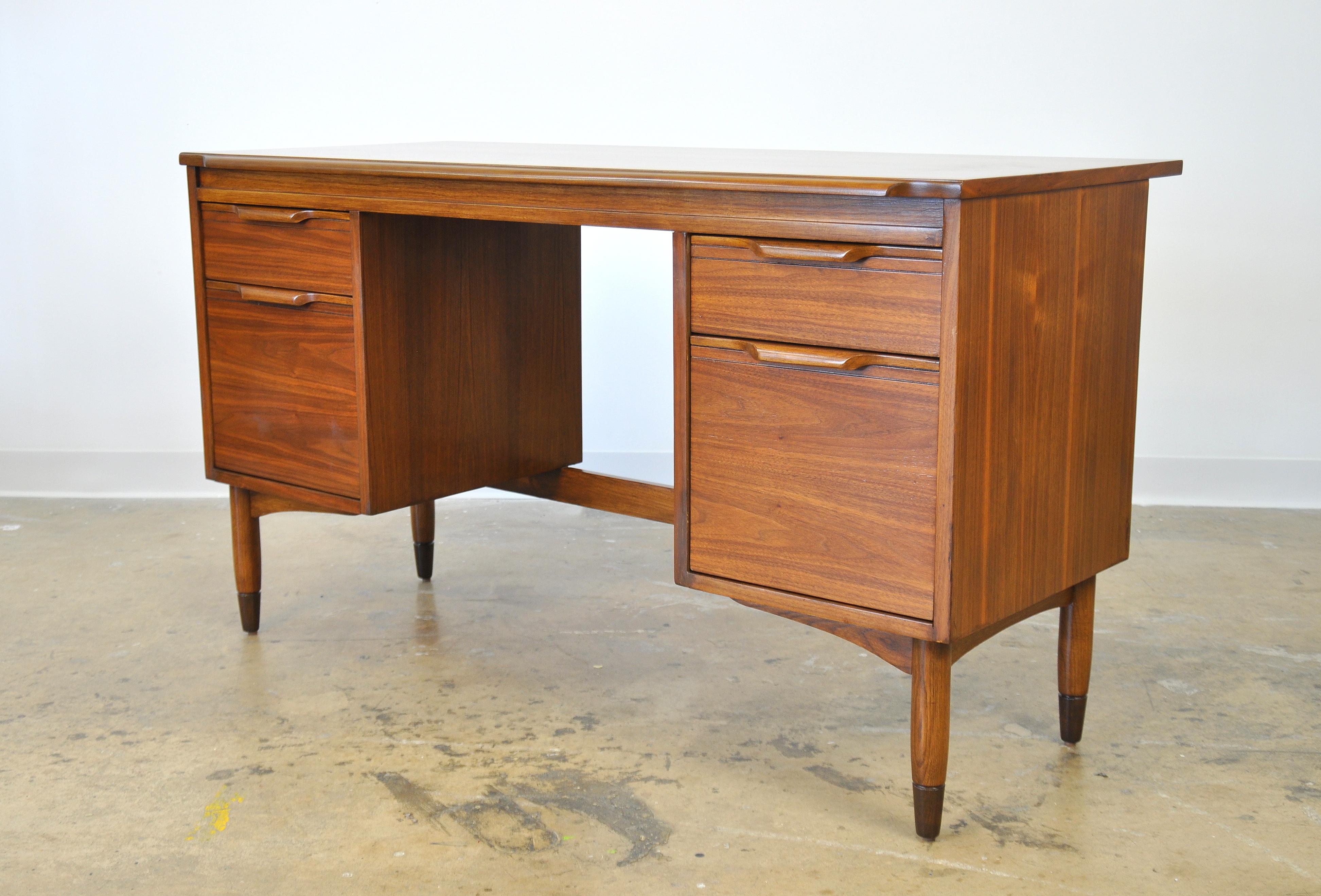 Mid-20th Century Mid-Century Modern Walnut Desk