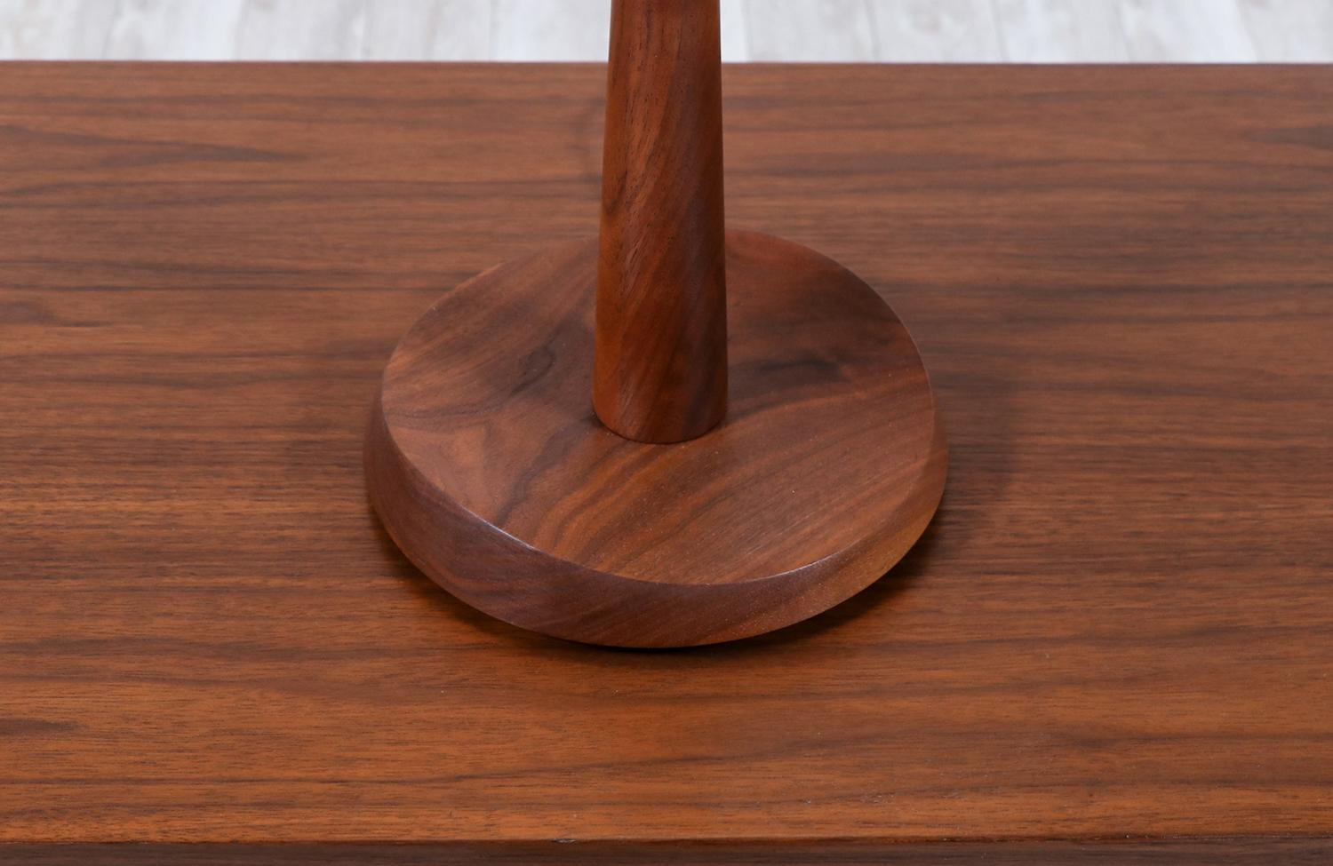 Expertly Restored -Mid-Century Modern Walnut & Brass Accent Table Lamp by Laurel For Sale 3