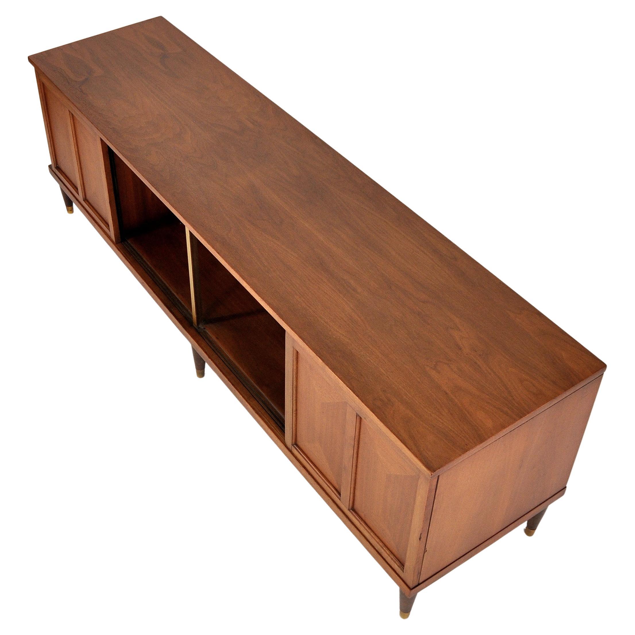 20th Century Mid-Century Modern Walnut, Brass and Glass Credenza Console Cabinet For Sale