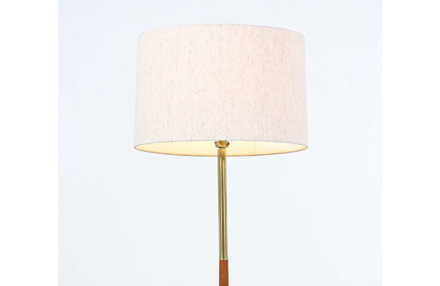 Mid-Century Modern Walnut & Brass Tripod Floor Lamp with Side Table For Sale 3