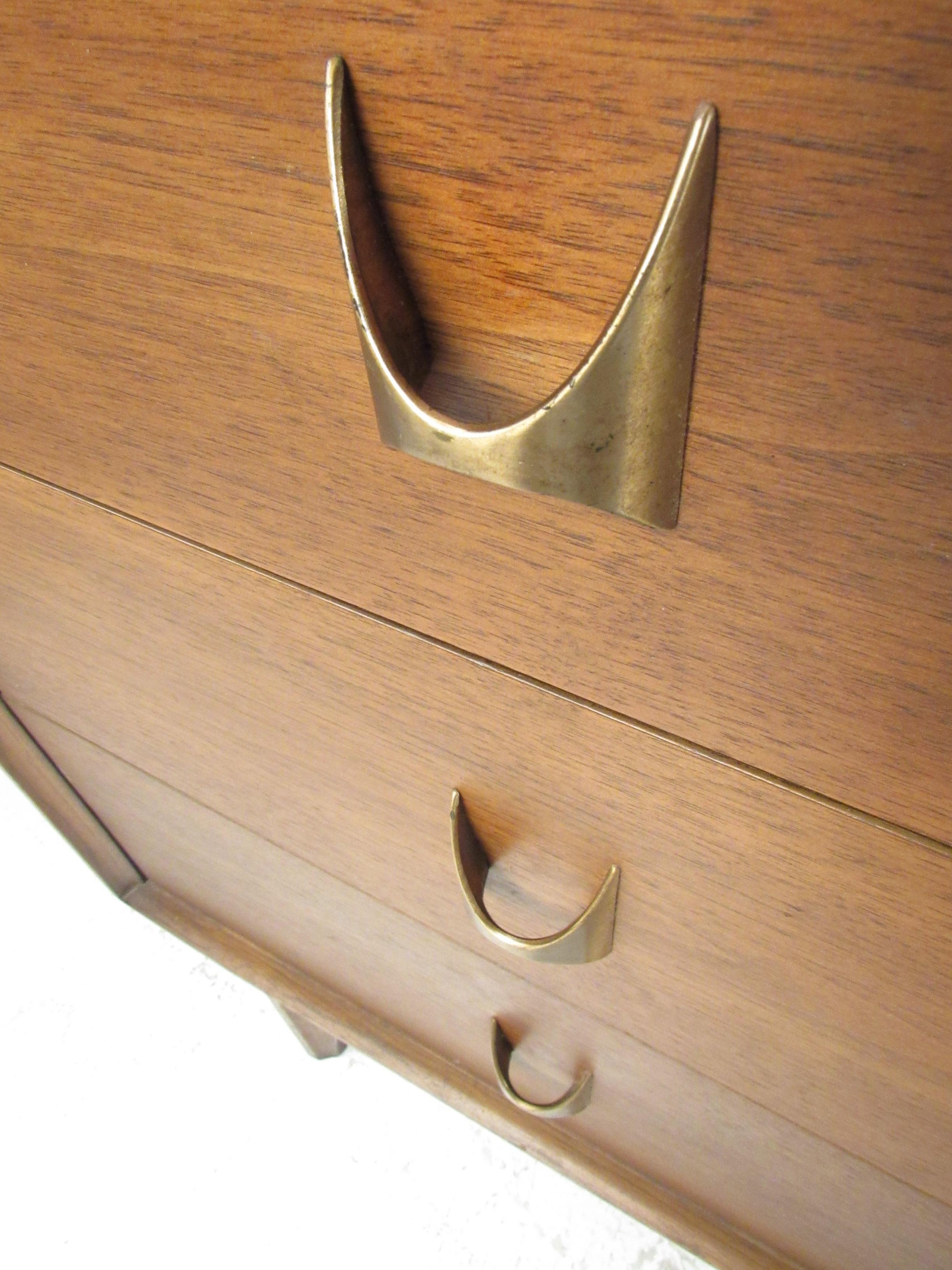 American Mid-Century Modern Walnut Broyhill Brasilia Dresser