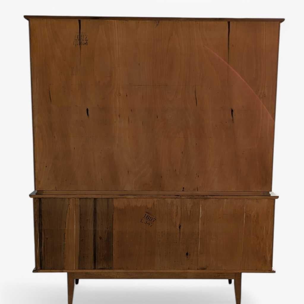 Mid-Century moderno Mid-Century Modern Walnut Buffet and Hutch by Young Manufacturing Co., 1960s in vendita