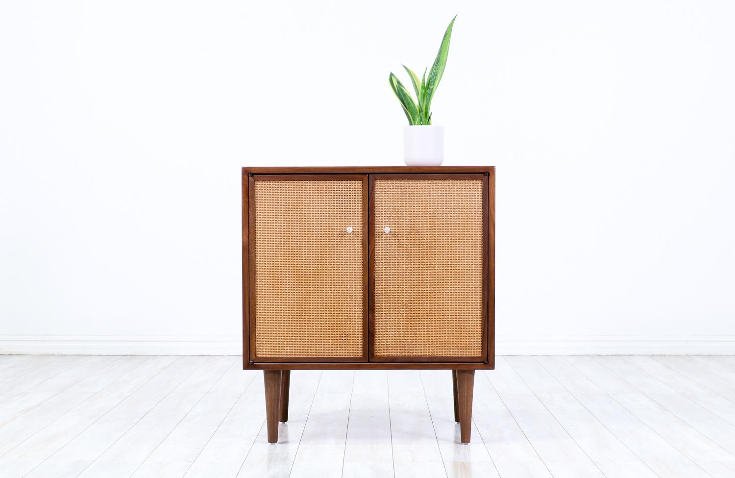  Expertly Restored - Mid-Century Modern Walnut Cabinet with Cane Doors In Excellent Condition For Sale In Los Angeles, CA