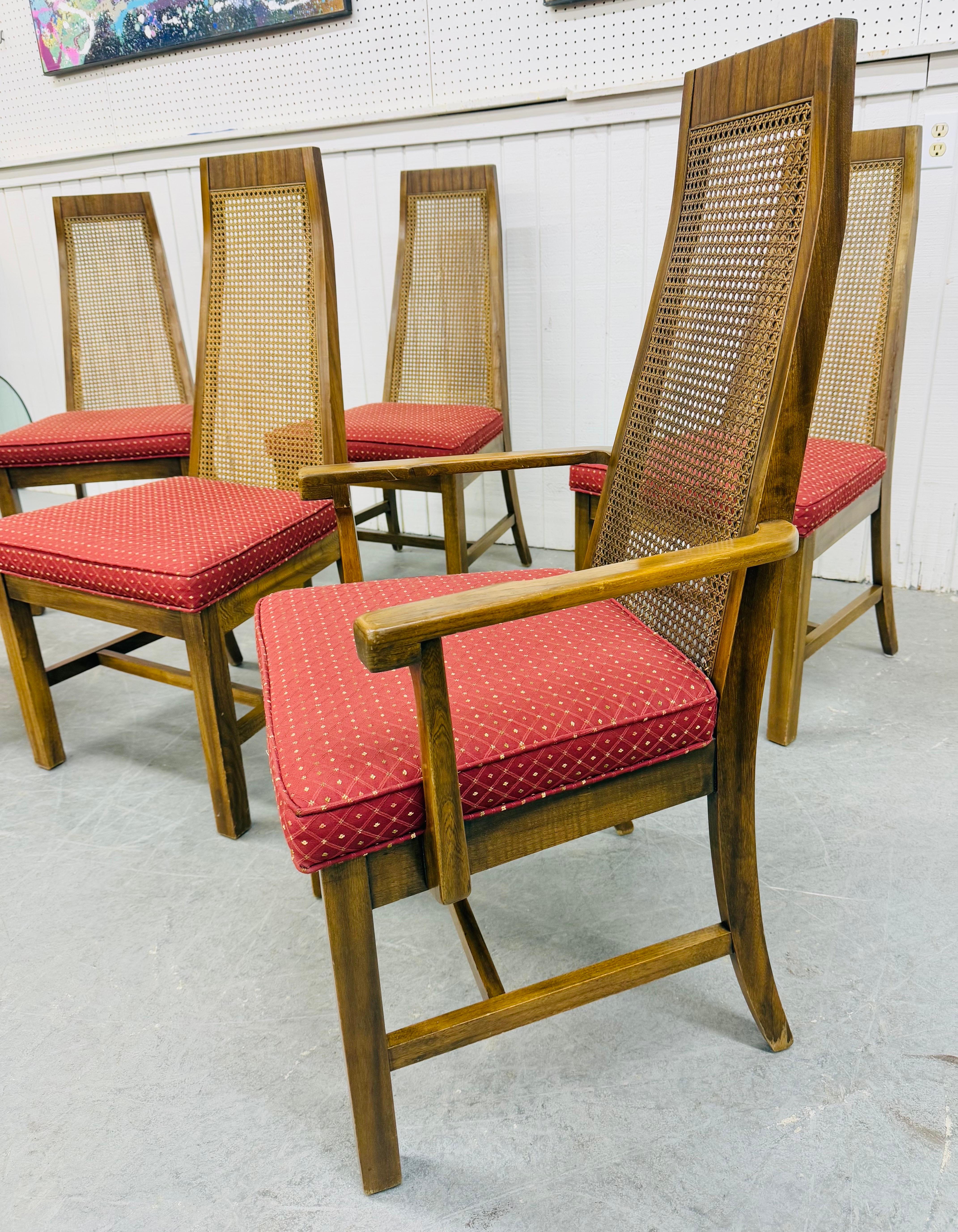 Mid-Century moderno Sedie da pranzo con schienale a canne in legno di noce di metà secolo - Set di 6 in vendita