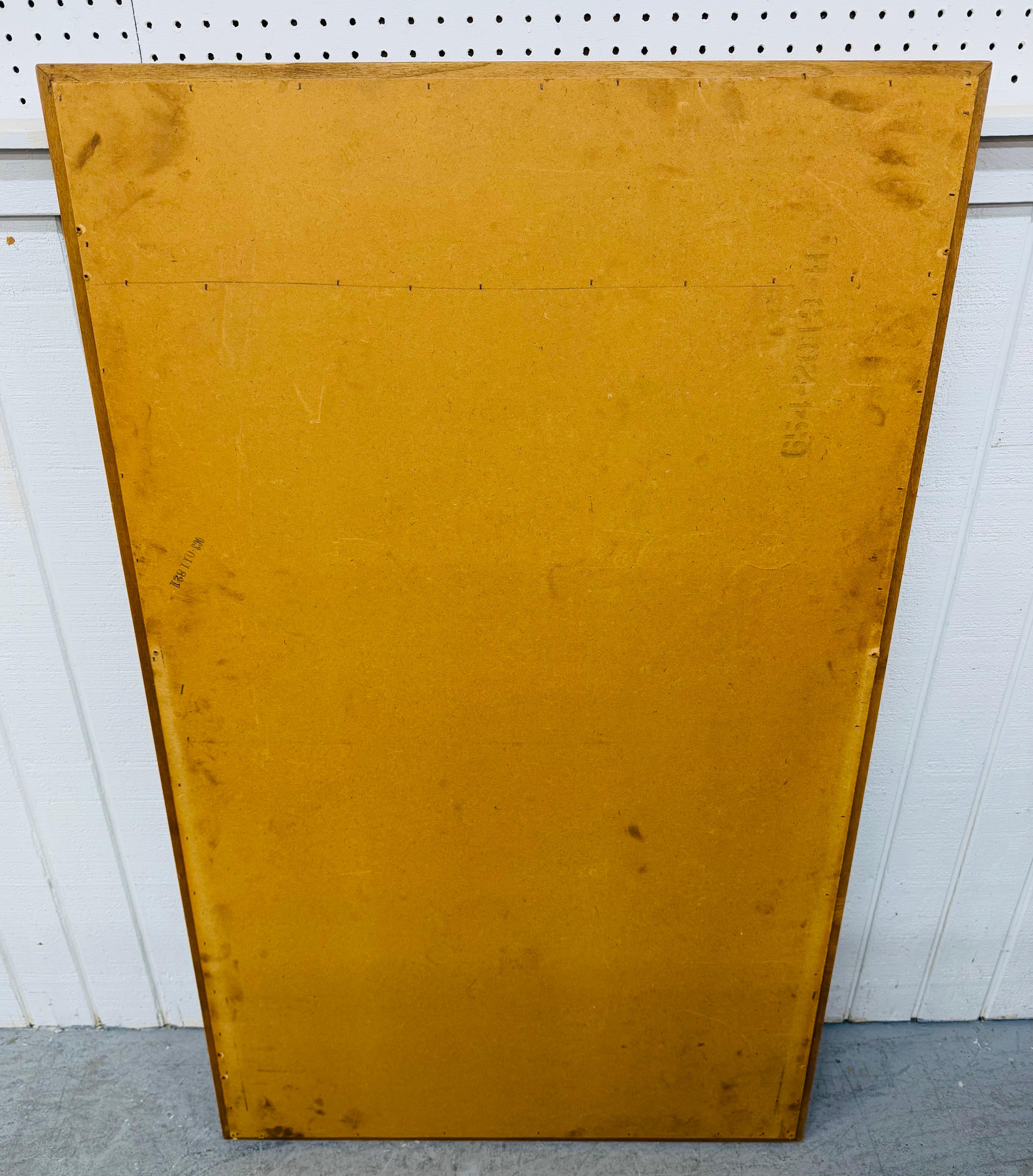 Espejo de pared moderno de mediados de siglo de nogal y caña en Bueno estado para la venta en Clarksboro, NJ