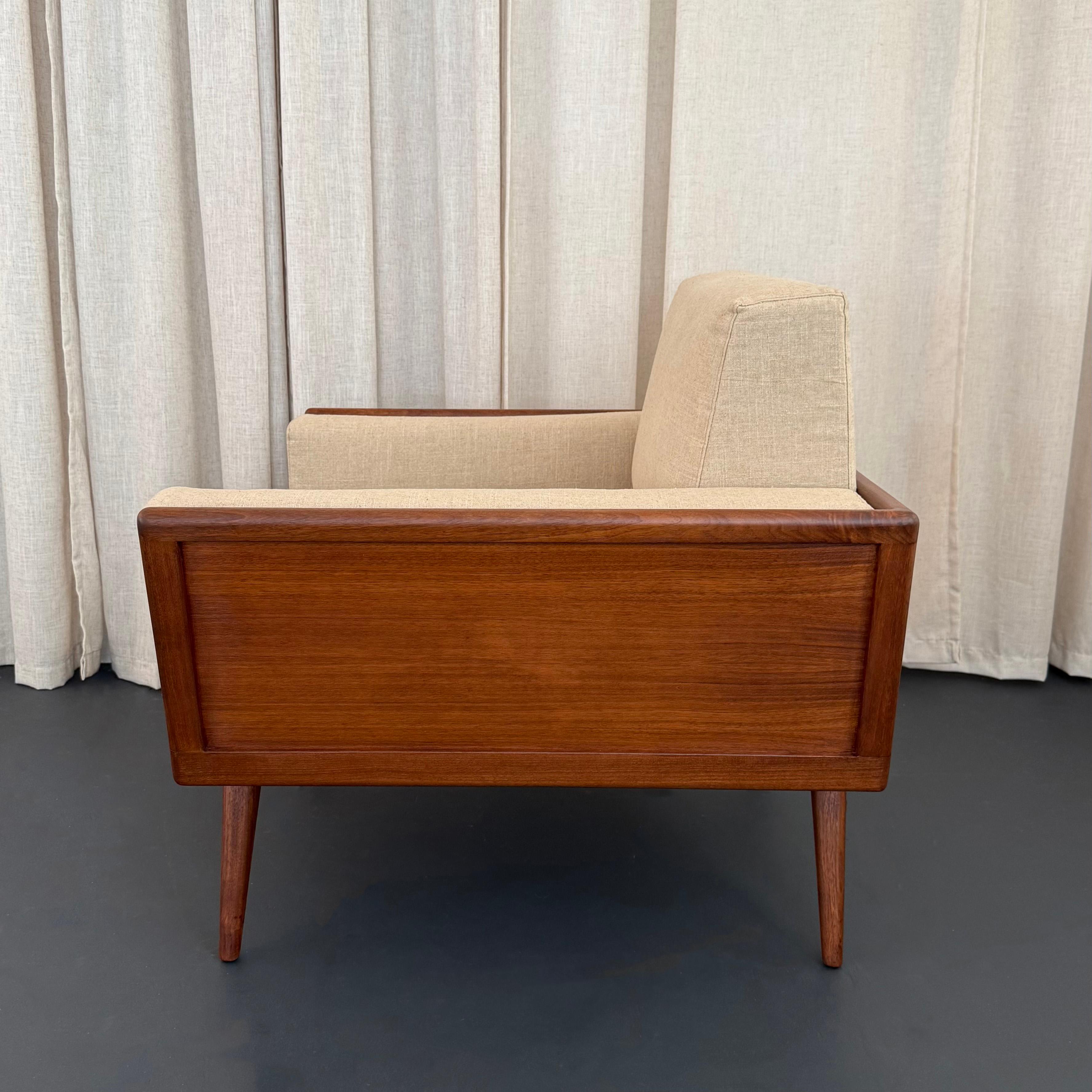Mid-Century Modern Walnut Case Armchair By Mel Smilow For Sale 2