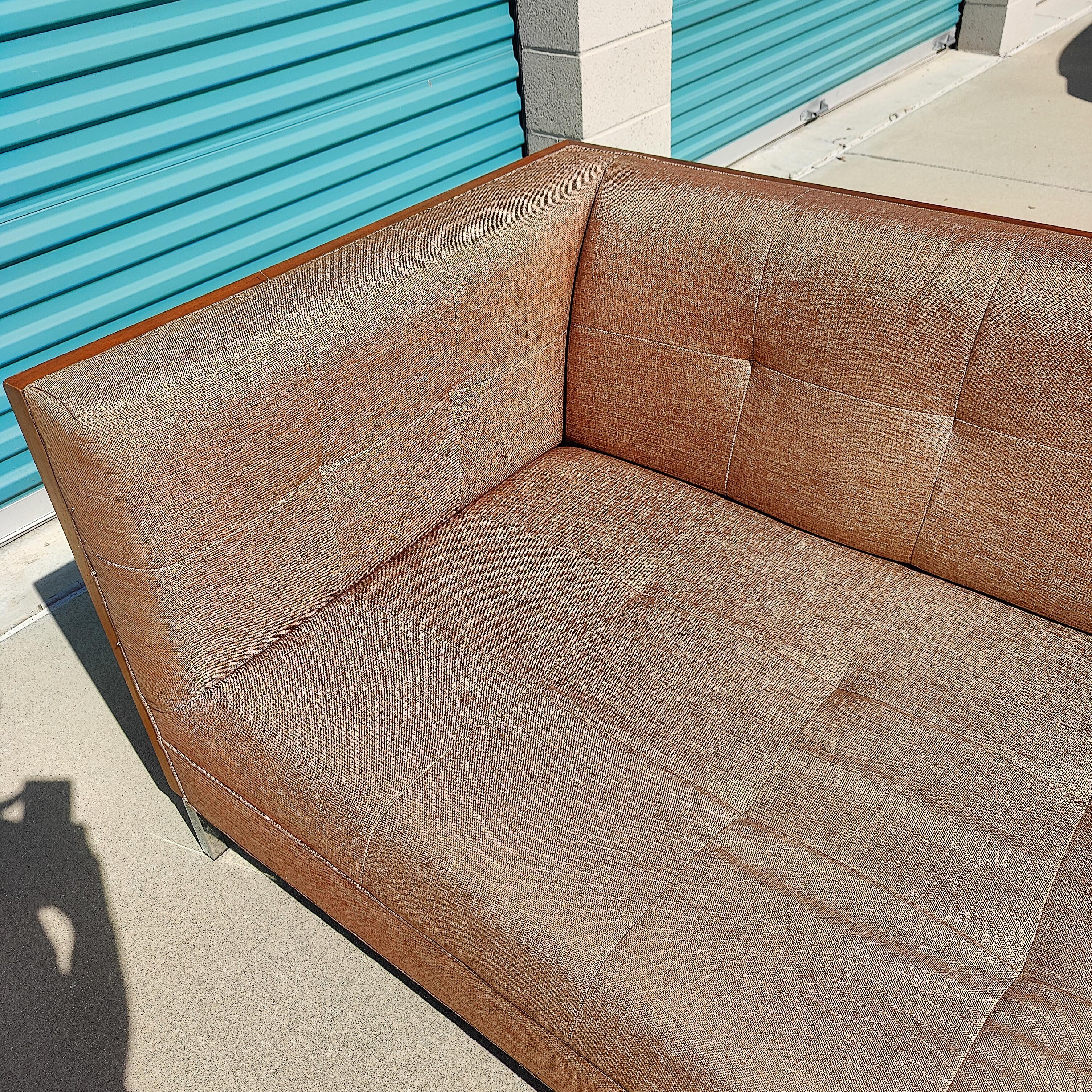 Mid-Century Modern Walnut Case Sofa Attributed to Milo Baughman In Good Condition In Chino Hills, CA