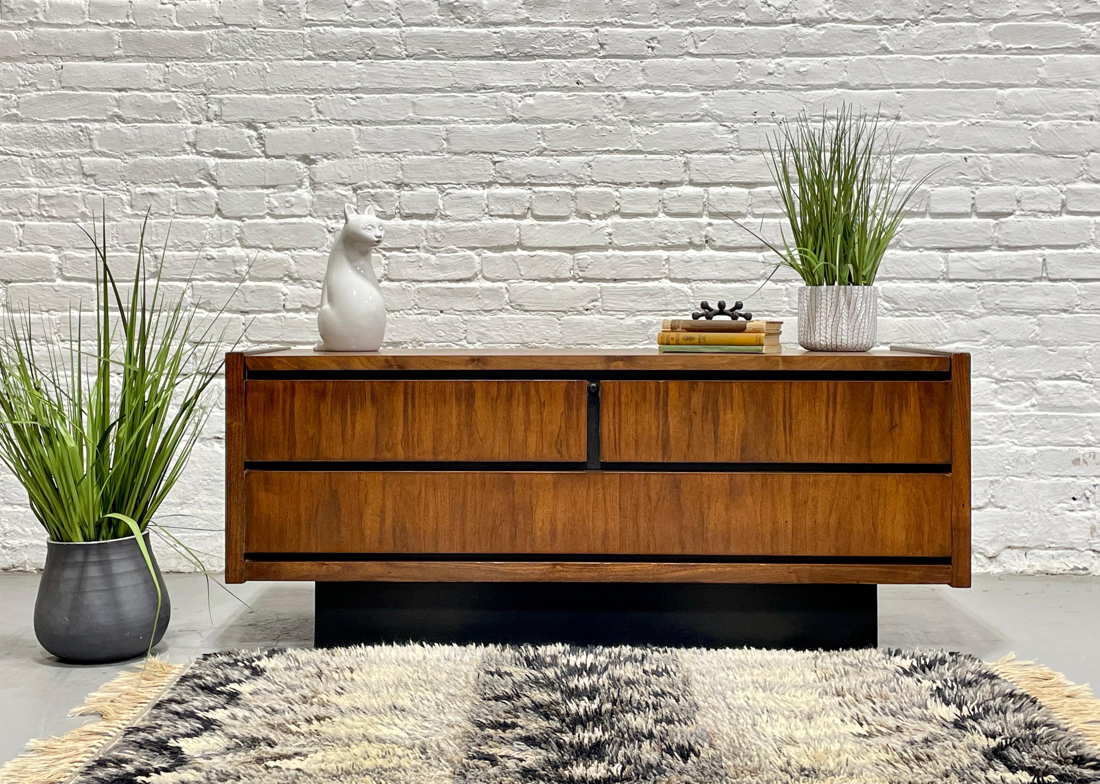 Mid Century Modern walnut chest / bench by Lane in nearly new condition.  This chest is perfect for storing linens, blankets, off-season clothing or souvenirs.  Perfect addition to any modern interior - place it by a window as a lovely seating and