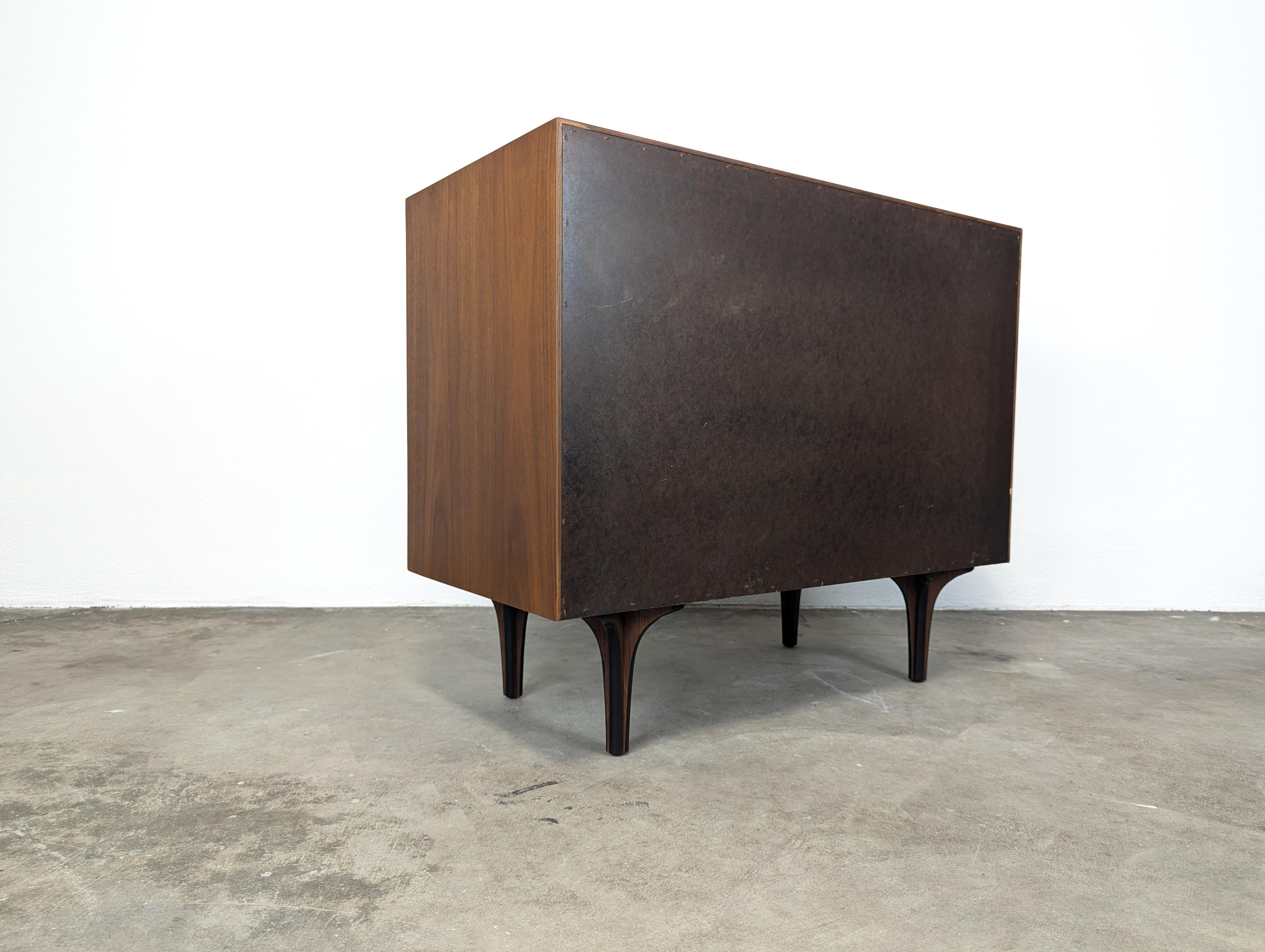 Mid Century Walnut Chest by Richard Thompson for Glenn of California, c1960s 3
