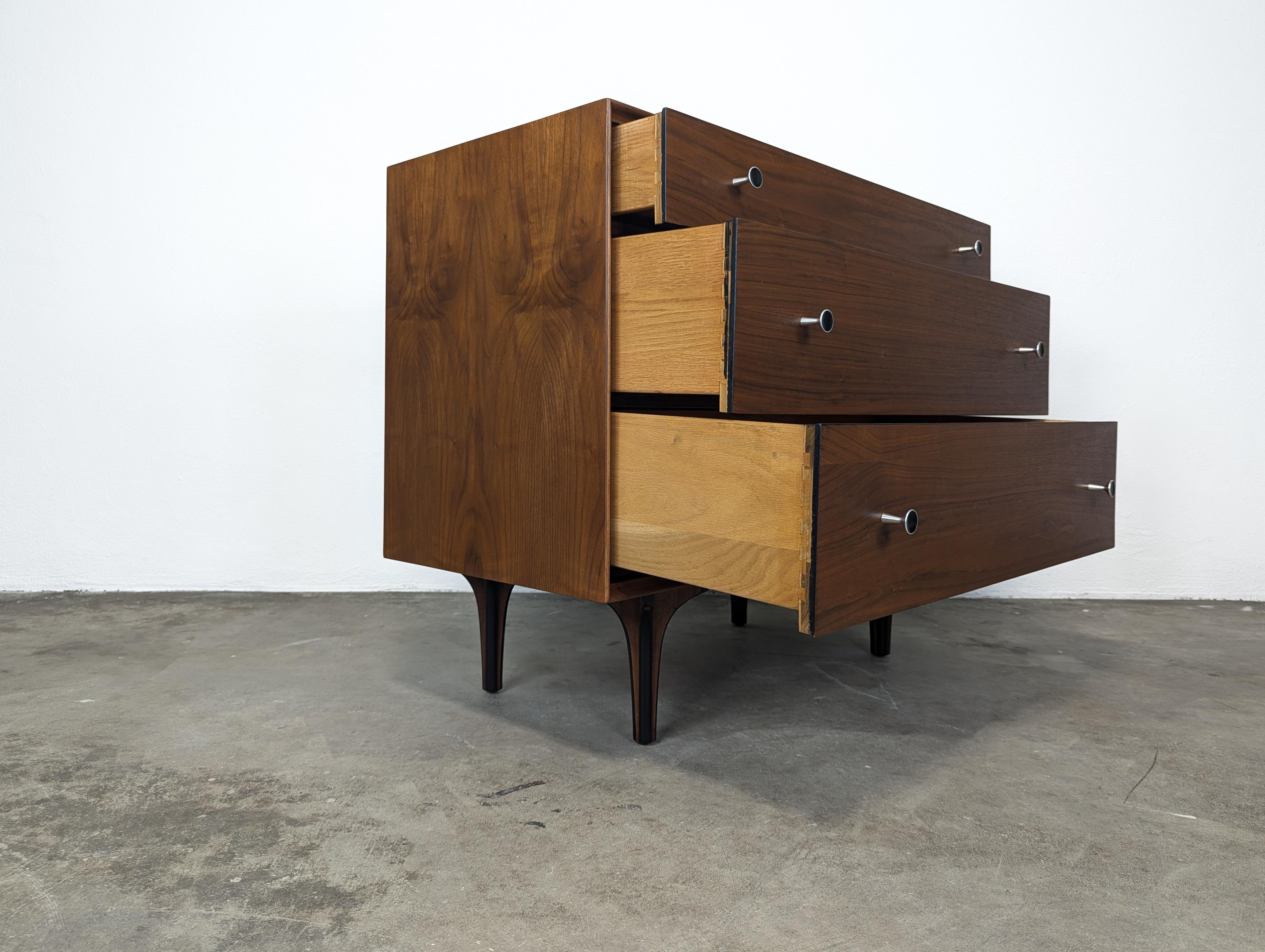Mid Century Walnut Chest by Richard Thompson for Glenn of California, c1960s 5