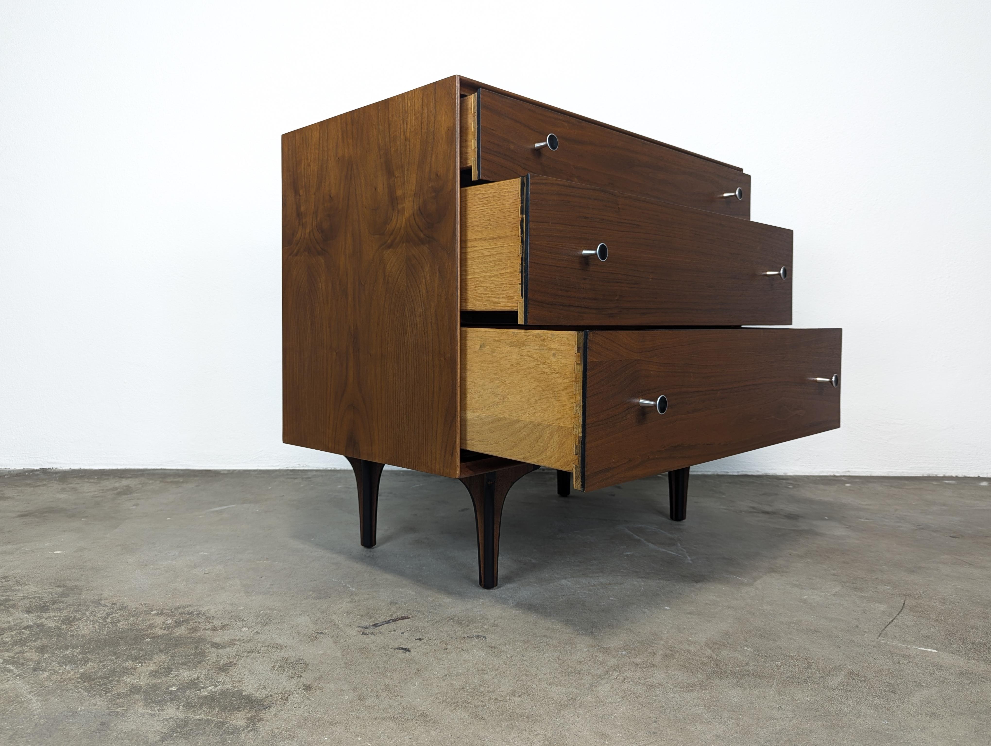 Mid Century Walnut Chest by Richard Thompson for Glenn of California, c1960s 6