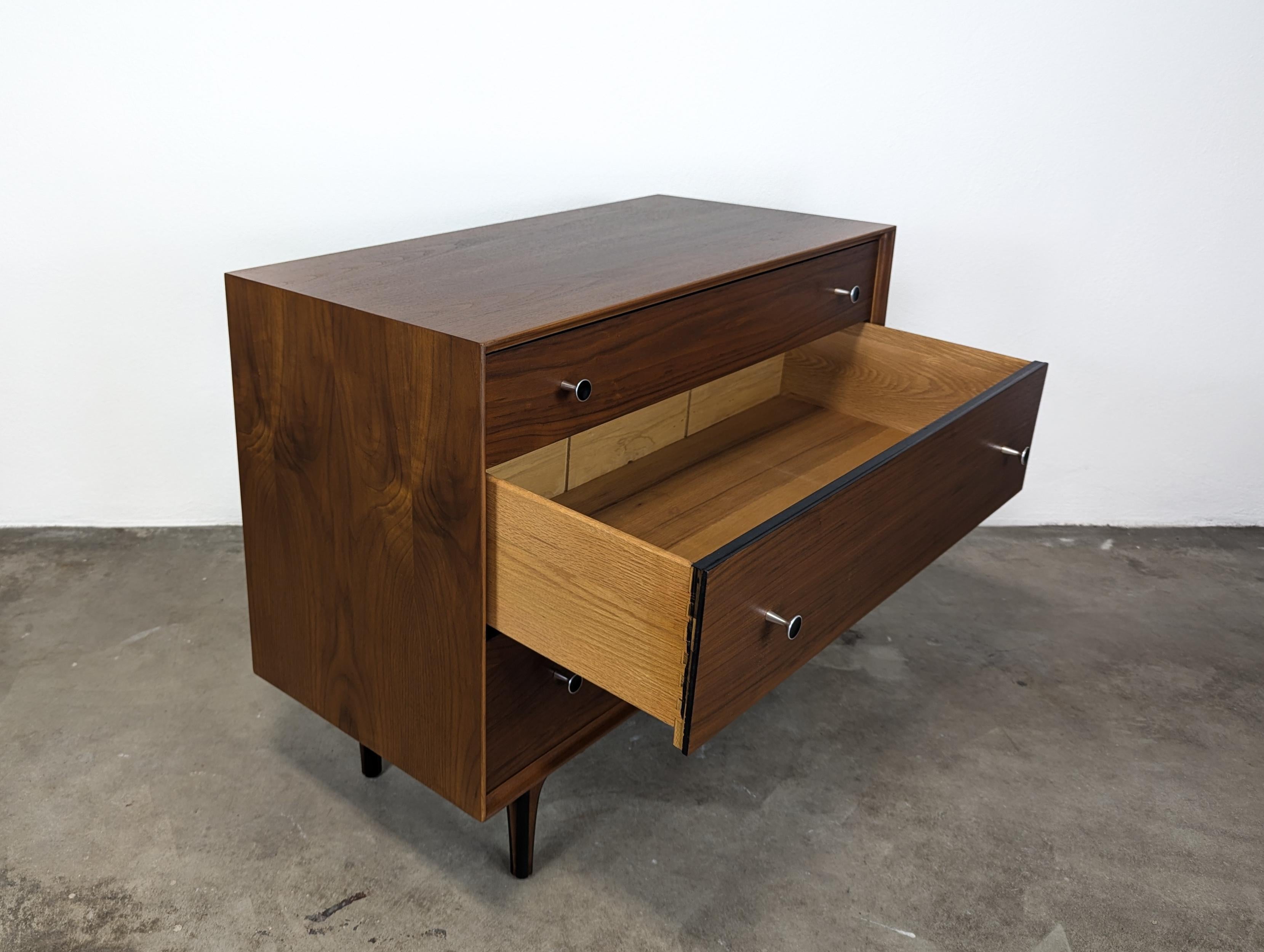 Mid Century Walnut Chest by Richard Thompson for Glenn of California, c1960s In Excellent Condition In Chino Hills, CA