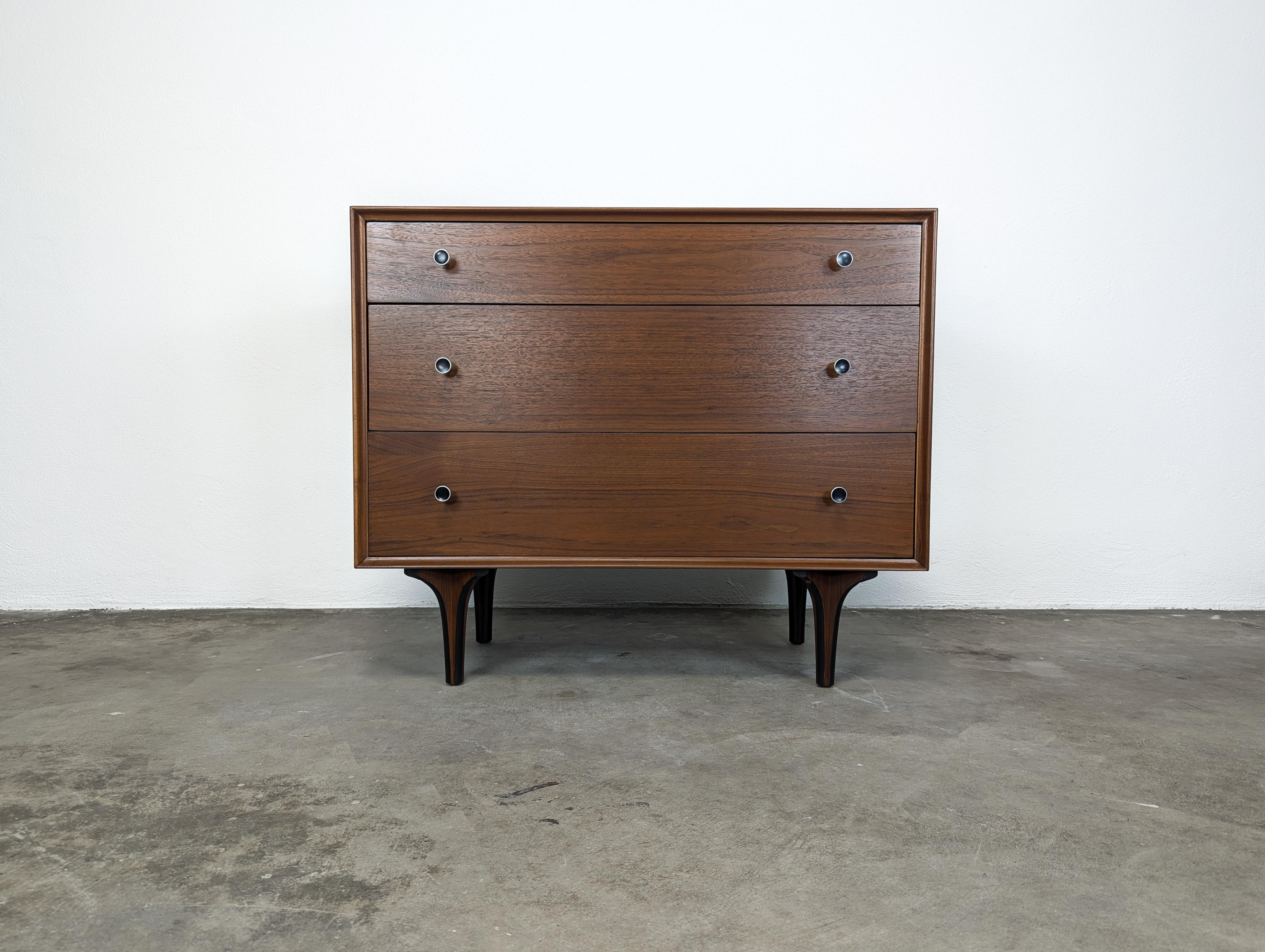 Mid Century Walnut Chest by Richard Thompson for Glenn of California, c1960s 1