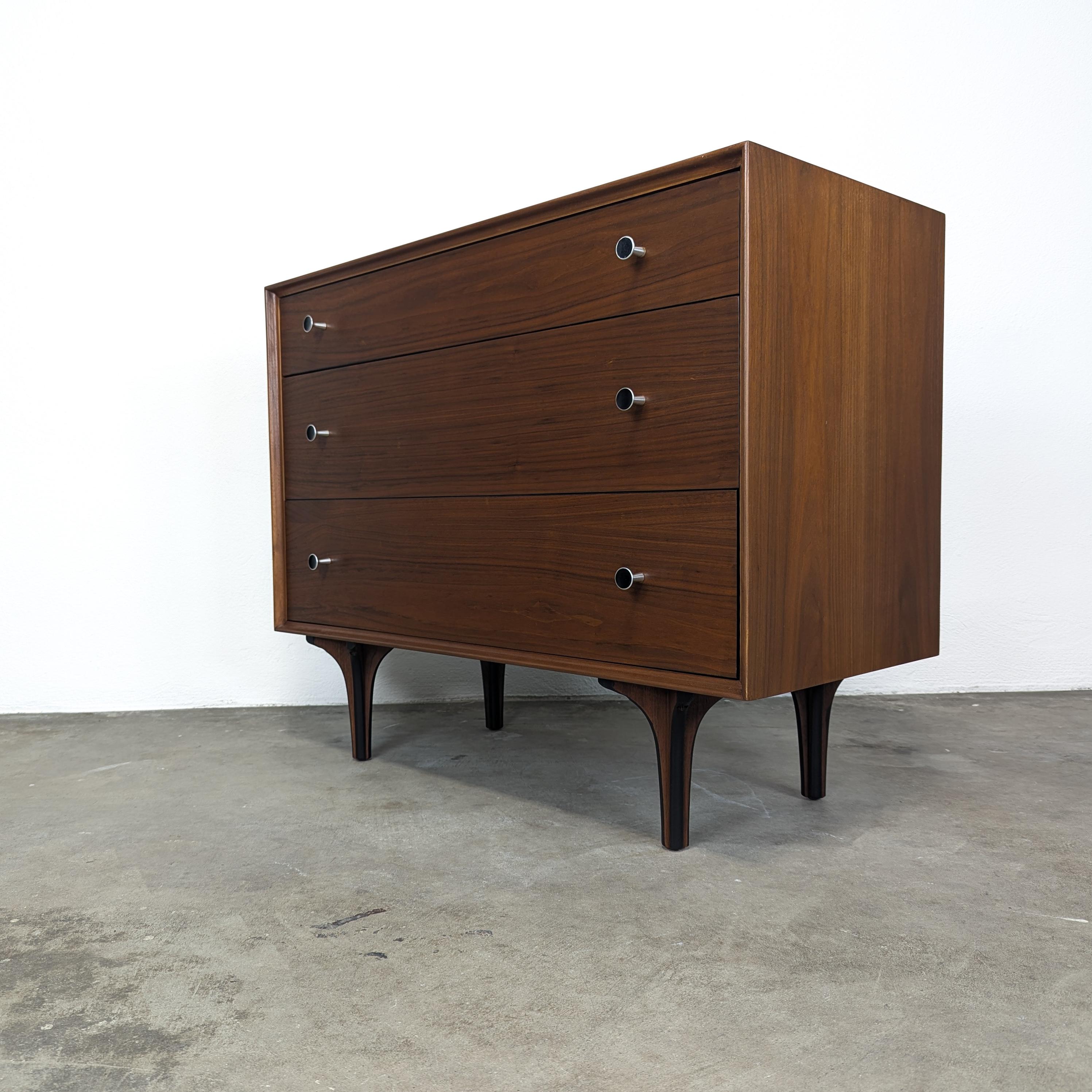 Mid Century Walnut Chest by Richard Thompson for Glenn of California, c1960s 2