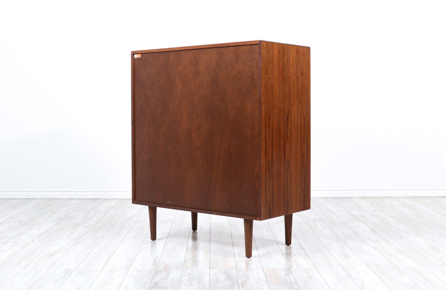 Mid-Century Modern Walnut Chest of Drawers by Westnofa In Excellent Condition In Los Angeles, CA