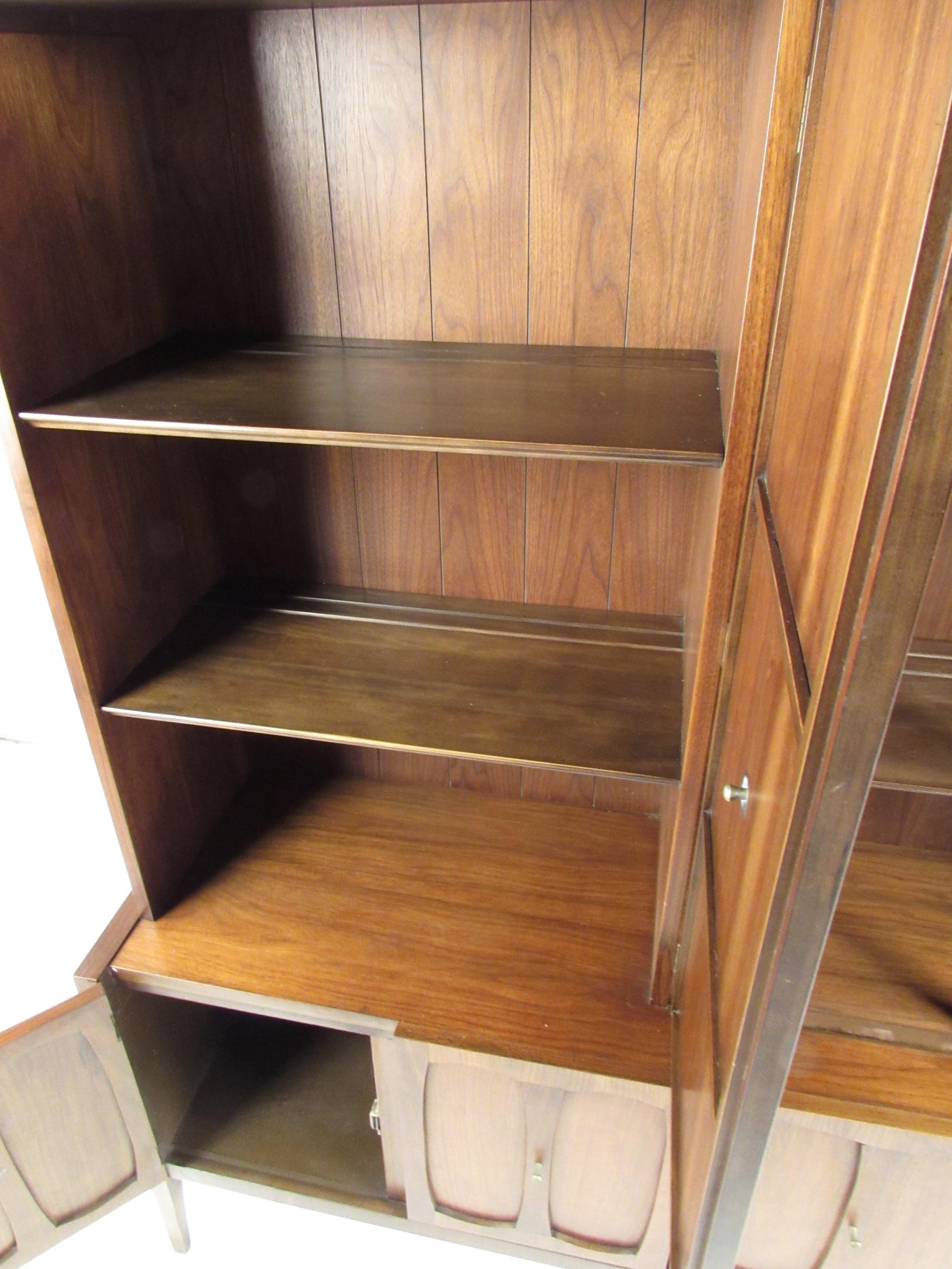 Mid-Century Modern Walnut China Cabinet For Sale 2