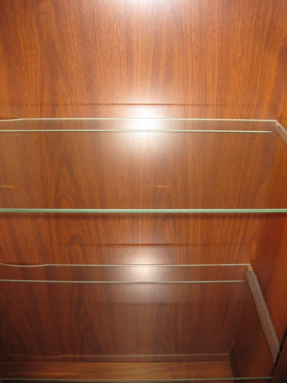 Mid-Century Modern Walnut China Hutch or Cabinet In Excellent Condition For Sale In Sacramento, CA