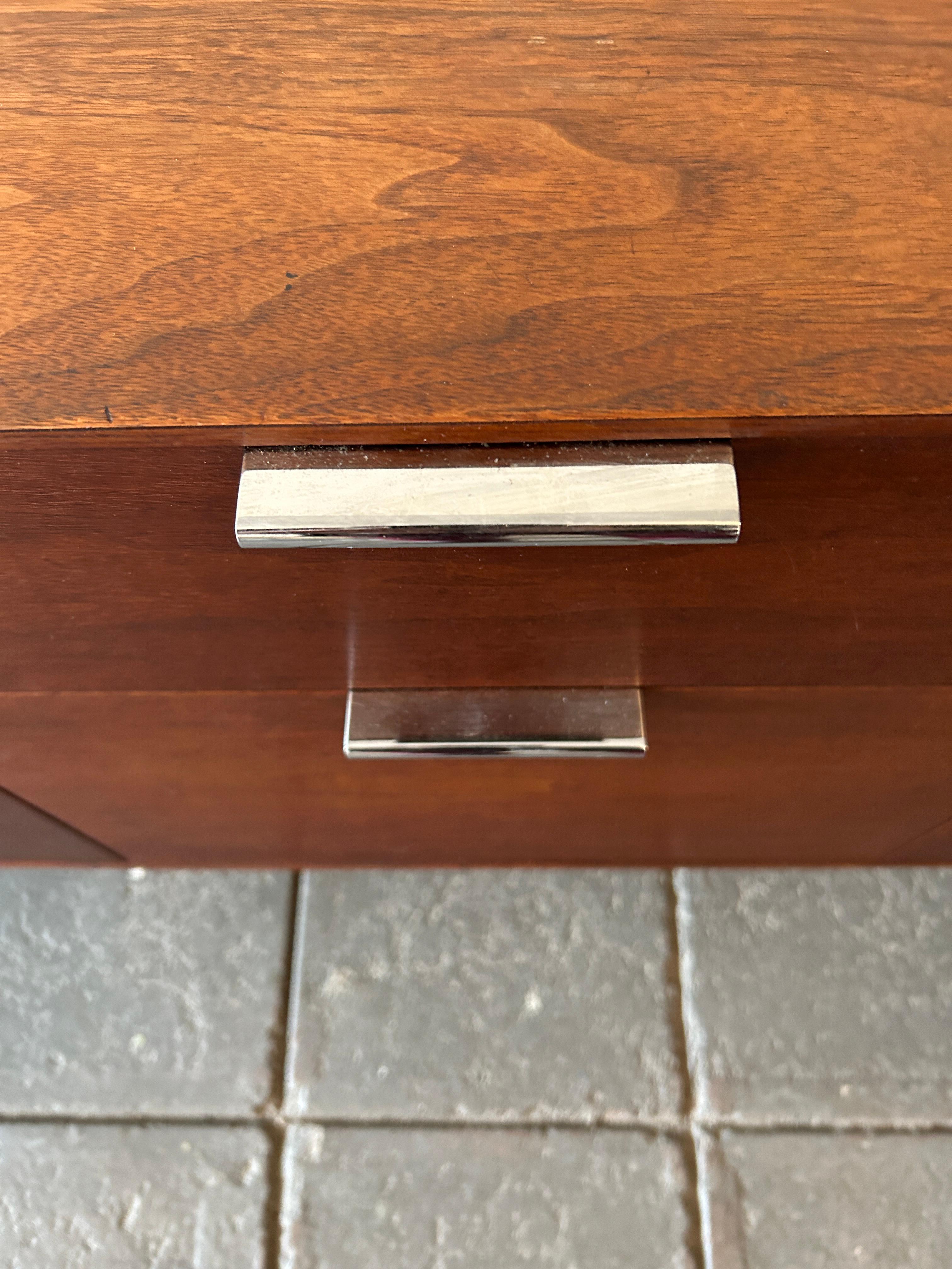 Mid century modern walnut chrome style of Knoll credenza cabinet In Good Condition For Sale In BROOKLYN, NY