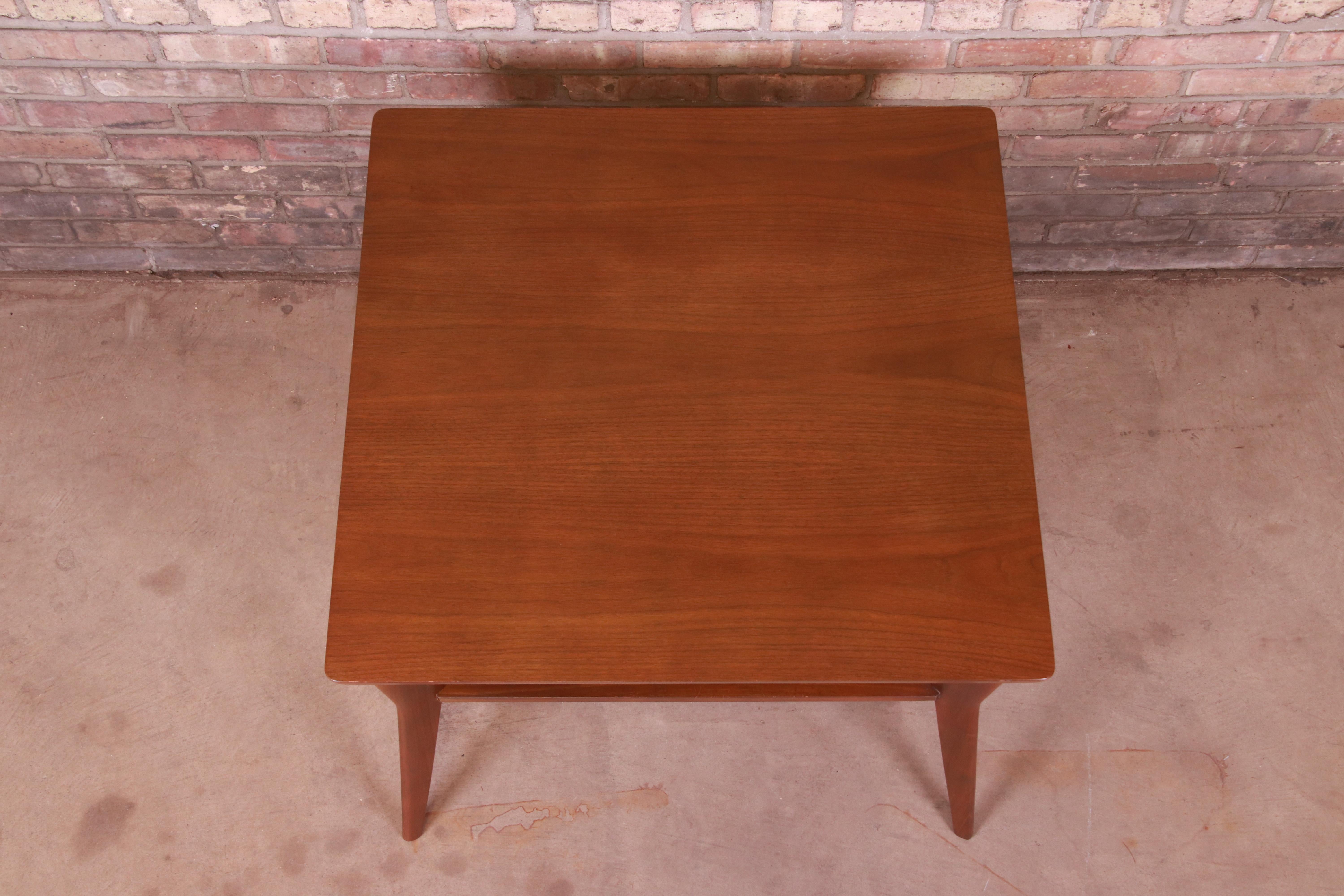 Mid-Century Modern Walnut Cocktail Table or Occasional Side Table by Mersman In Good Condition In South Bend, IN