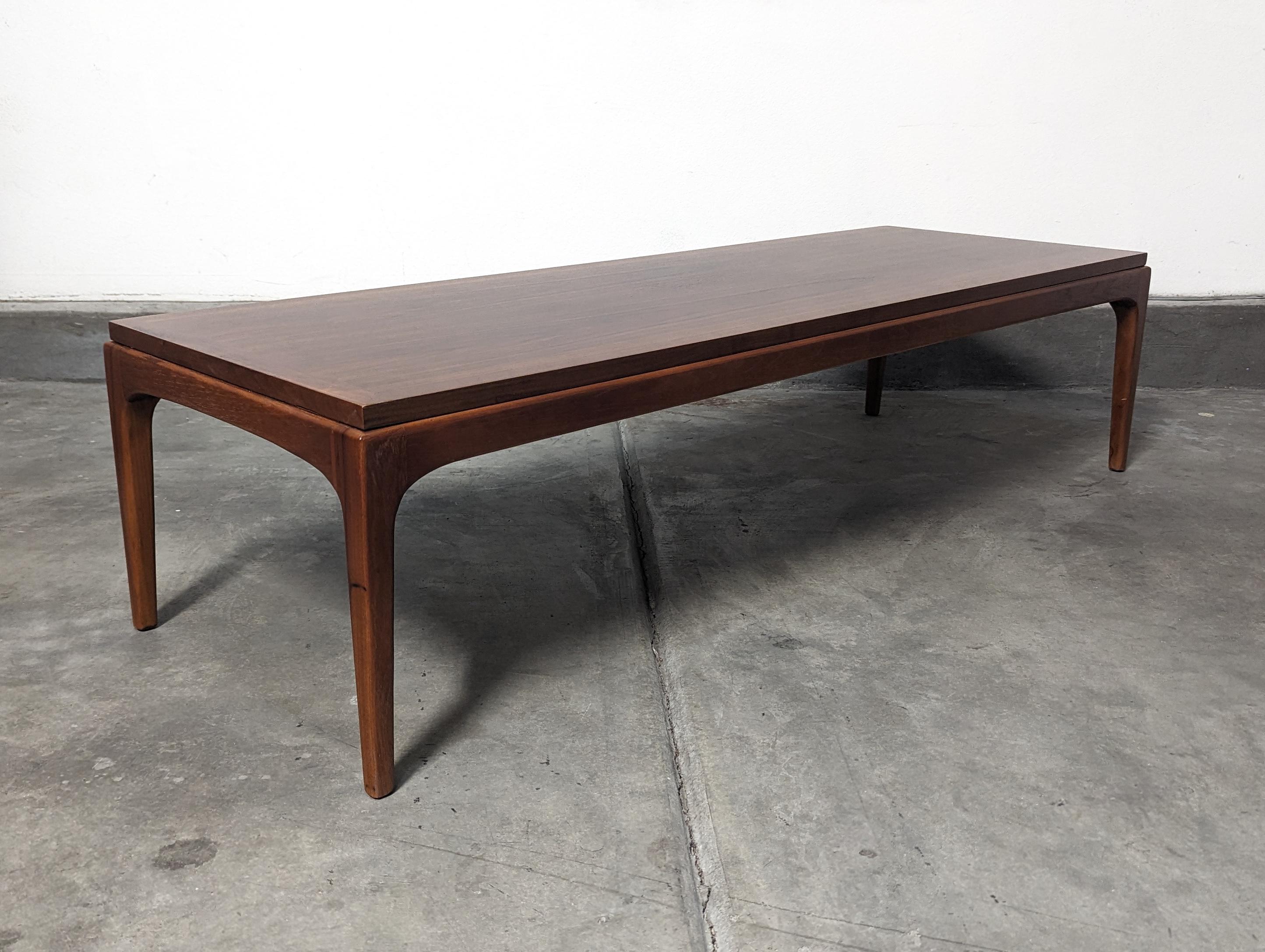 Mid Century Modern Walnut Coffee Table by Lane, c1960s In Excellent Condition In Chino Hills, CA