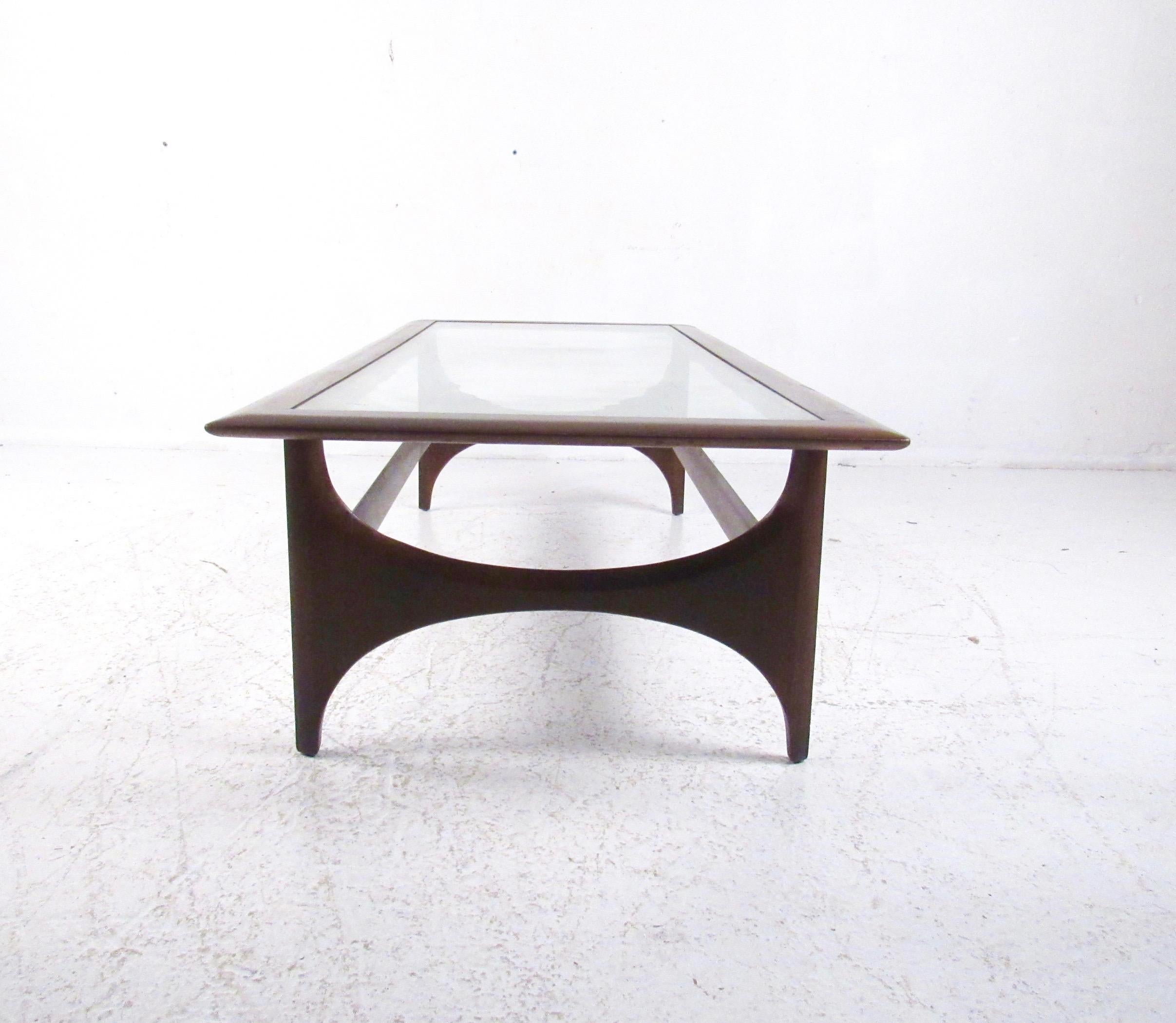 Late 20th Century Mid-Century Modern Walnut Coffee Table by Lane For Sale