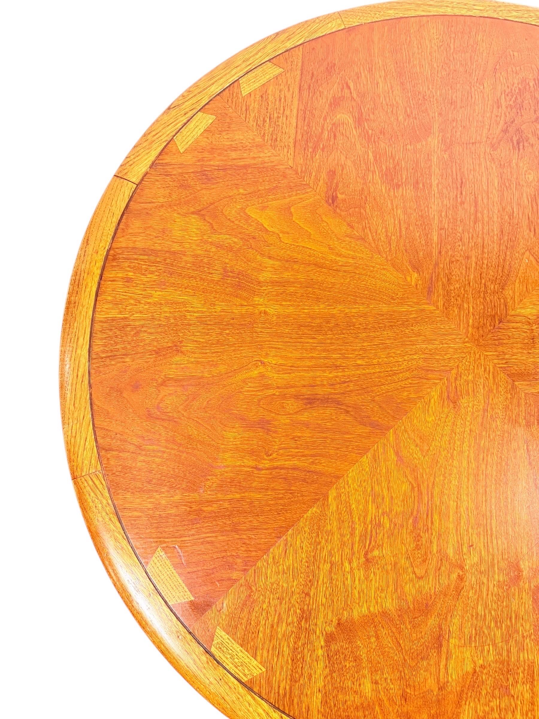 Mid Century Modern Couchtisch aus Nussbaumholz von Lane Furniture im Zustand „Gut“ in Brooklyn, NY