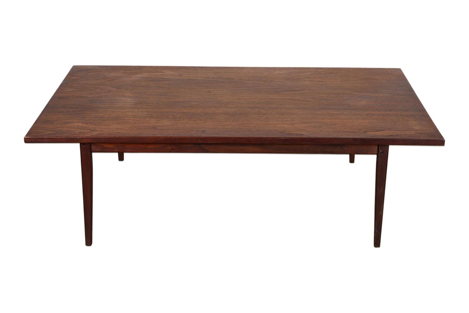 Fin du 20e siècle Table basse en noyer moderne du milieu du siècle en vente