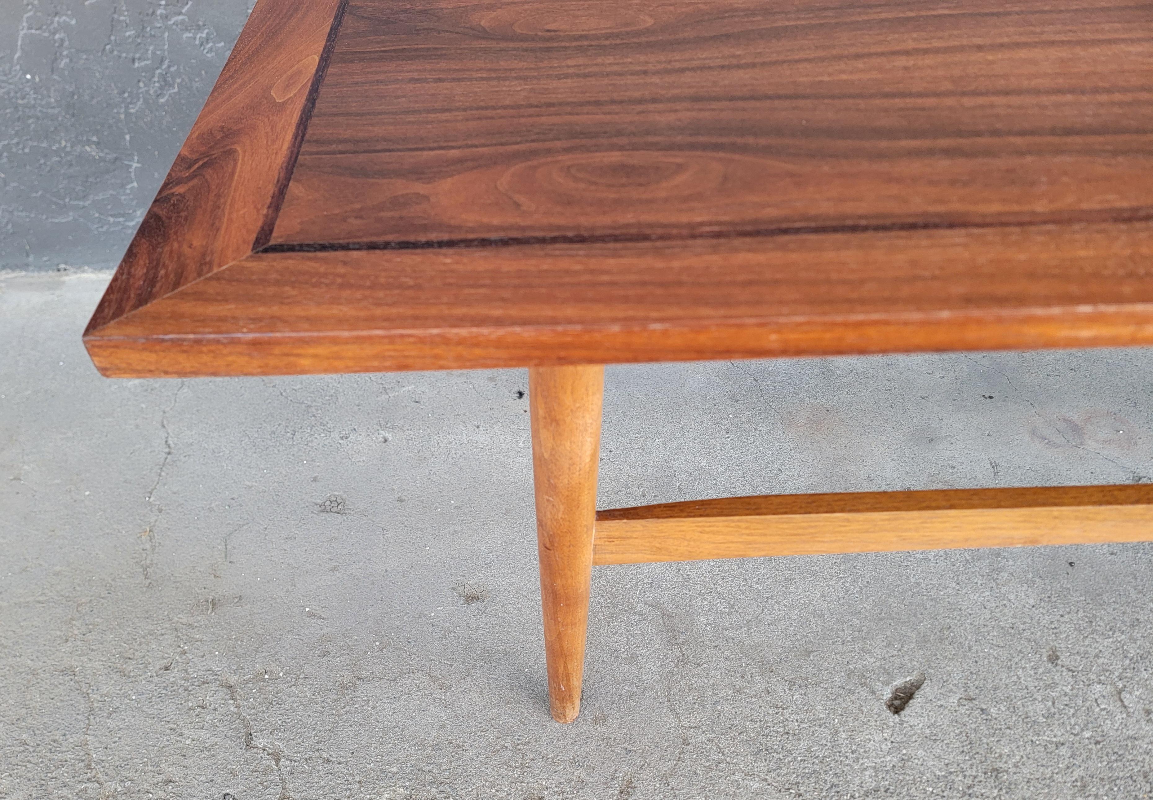Mid-Century Modern Walnut Coffee Table For Sale 1
