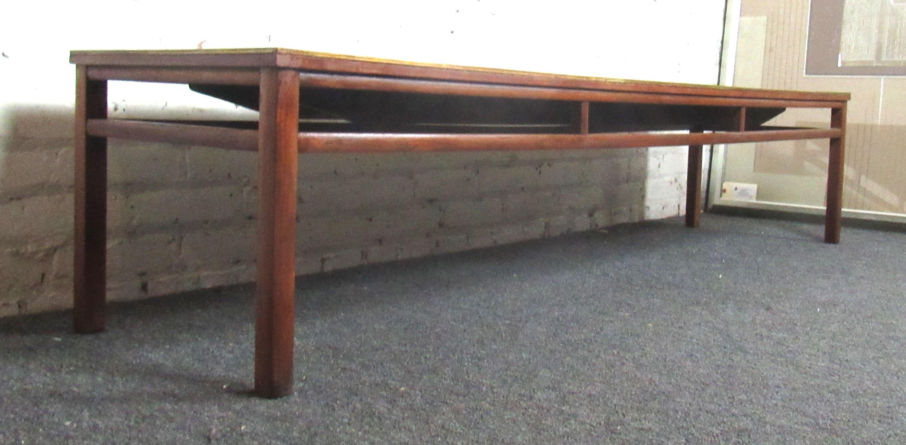 Mid-Century Modern Walnut Coffee Table with Brass Trim by Imperial In Good Condition For Sale In Brooklyn, NY