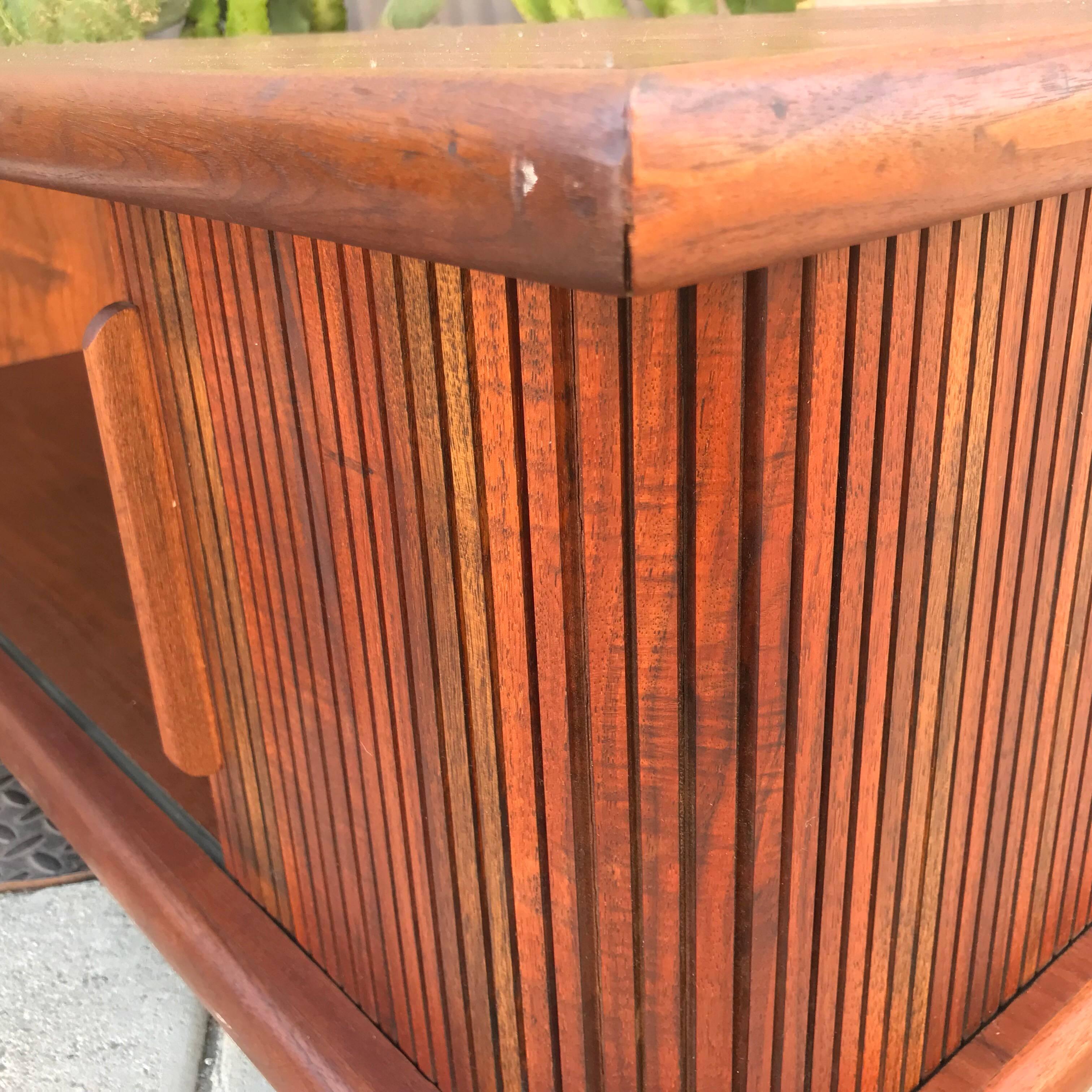 Mid-Century Modern Walnut Coffee Table with Tambour Doors In Good Condition In Chula Vista, CA