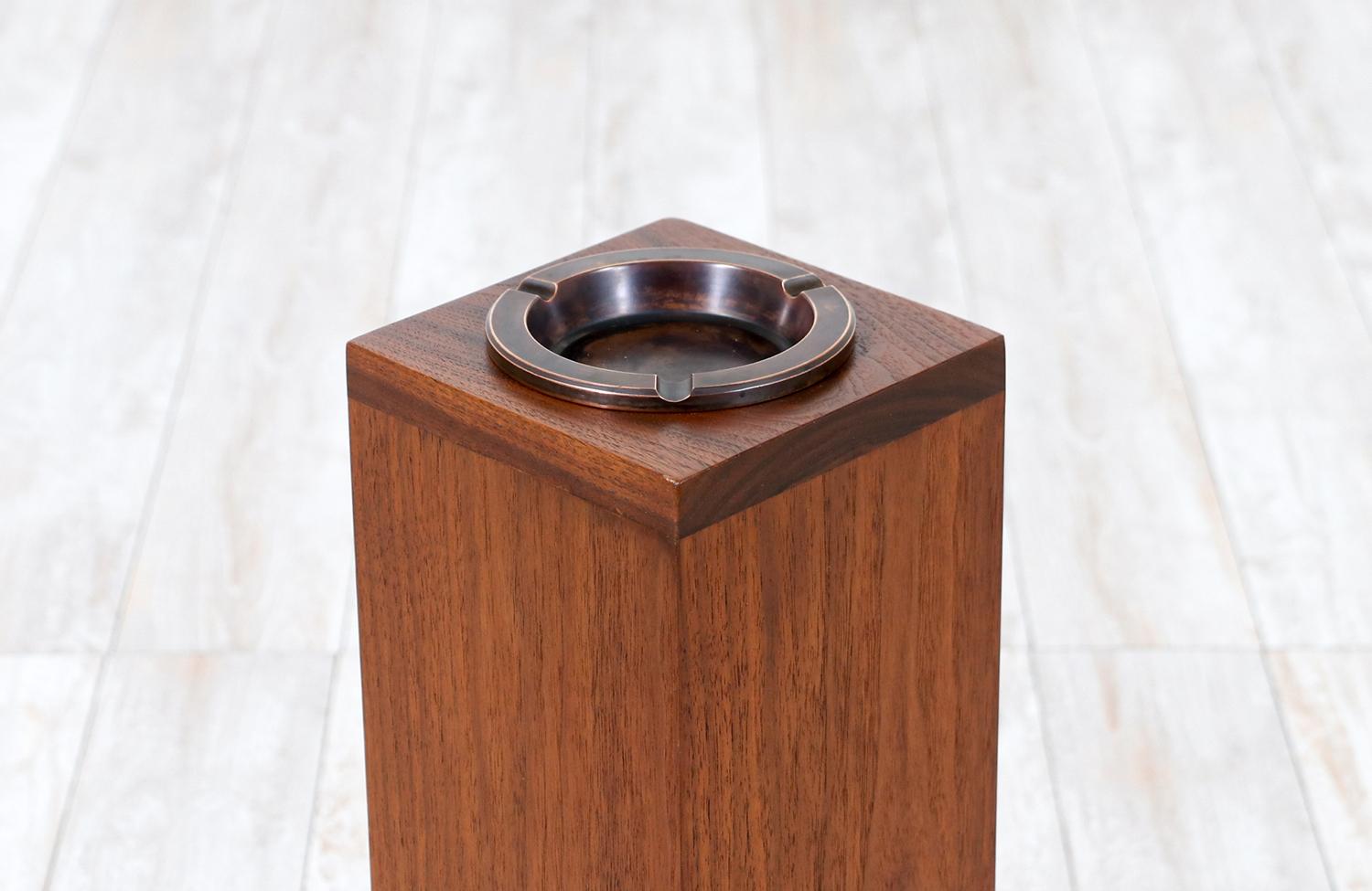 Mid-20th Century Expertly Restored - Mid-Century Modern Walnut & Copper Column Standing Ashtray For Sale