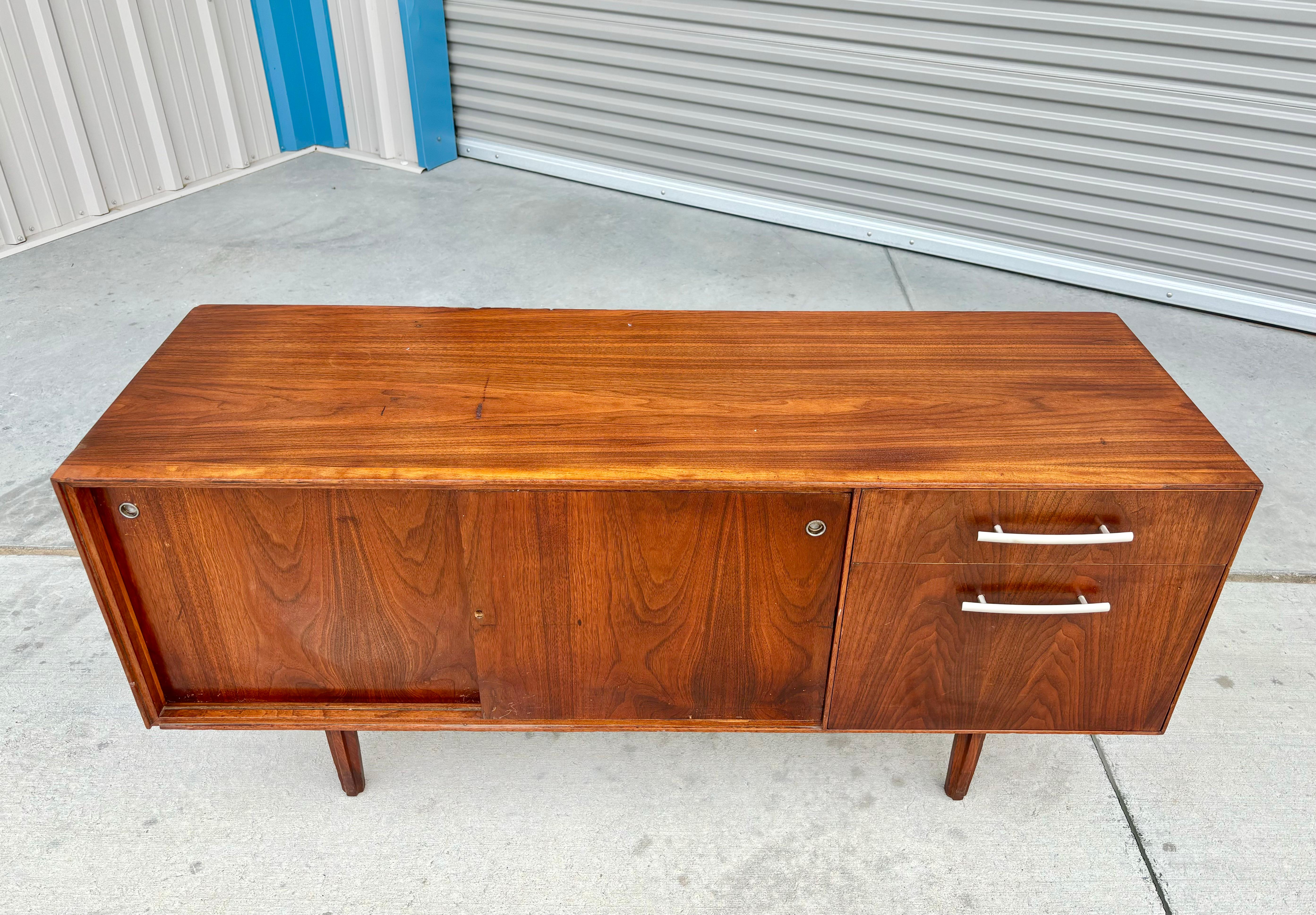 Mid-Century Modern Mid Century Modern Walnut Credenza, 1960s
