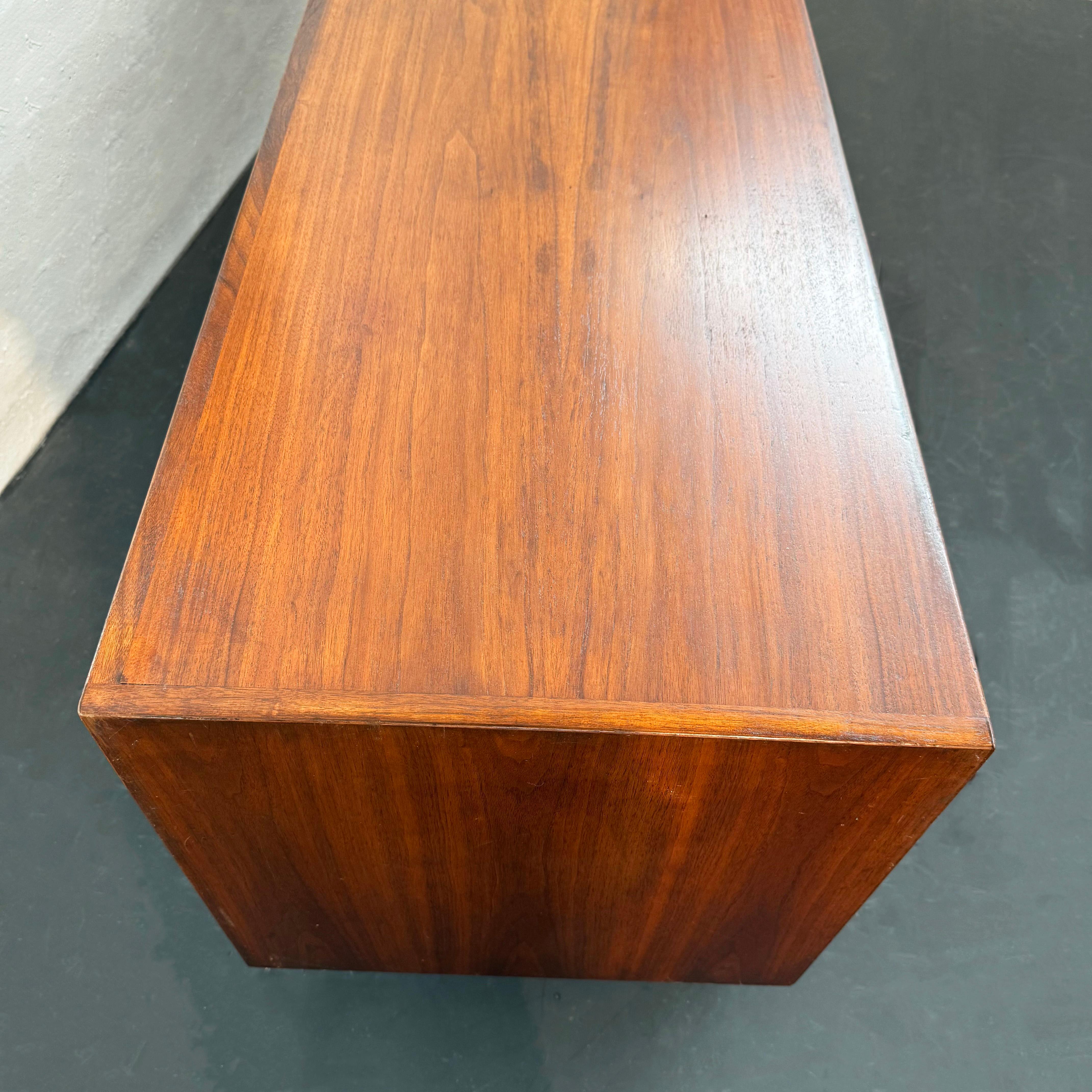 Mid-Century Modern Walnut Credenza Bookcase With Y Pulls By Jens Risom For Sale 4