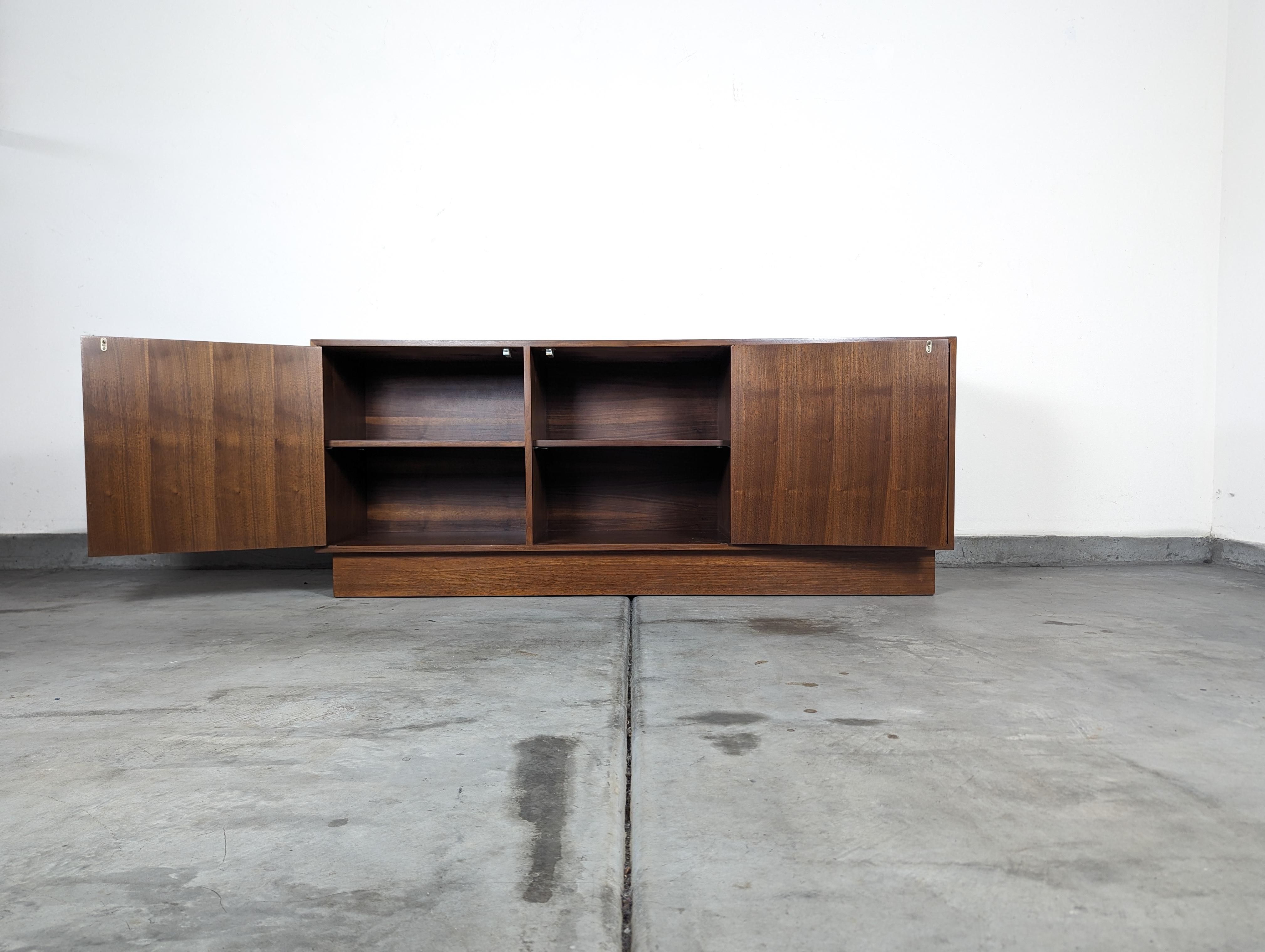 American Mid Century Modern Walnut Credenza Buffet by Cal Mode, c1960s For Sale